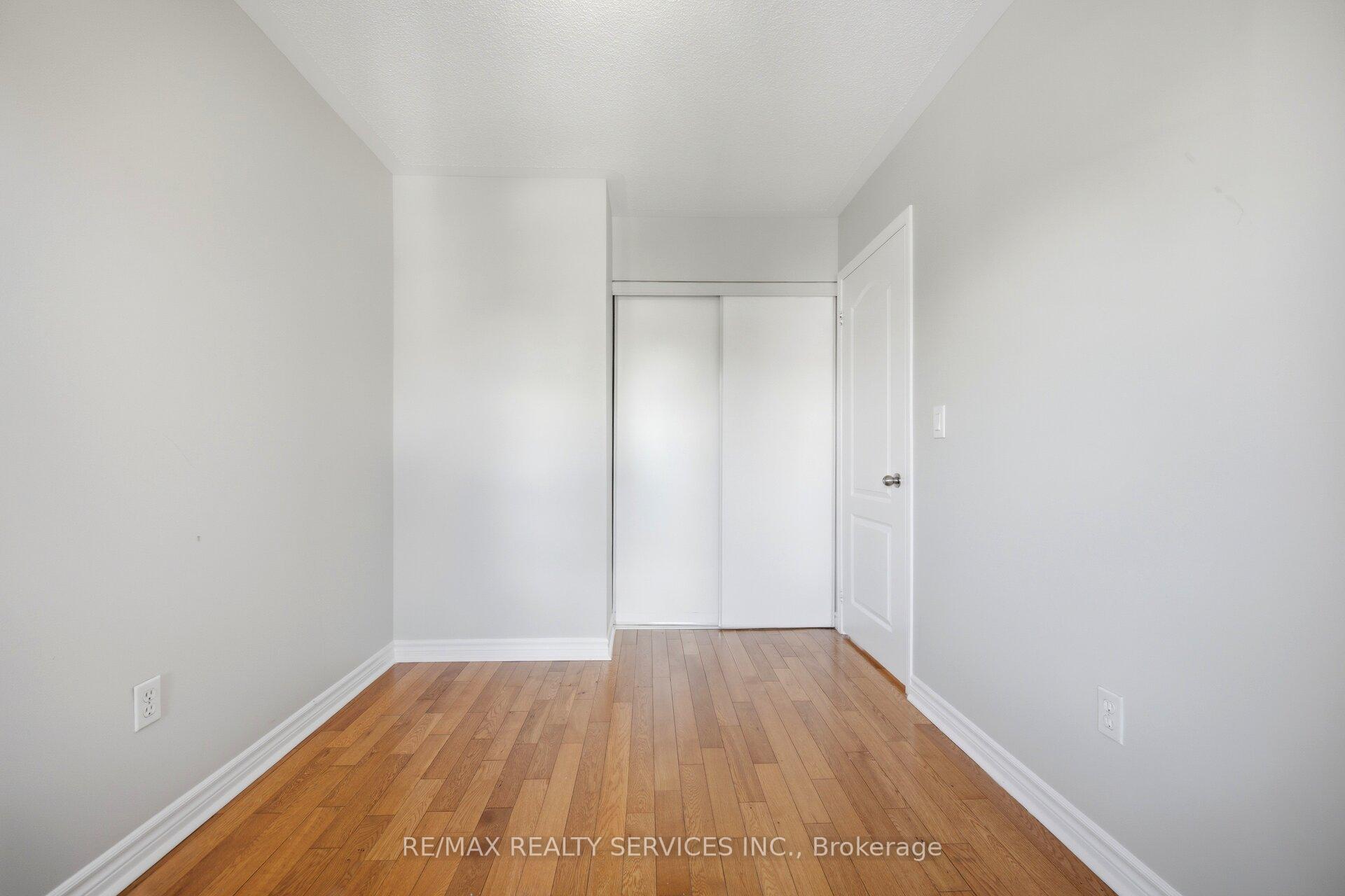 Photo 33 of 82 Rubysilver Drive, Brampton, Vales of Castlemore — HOMEH