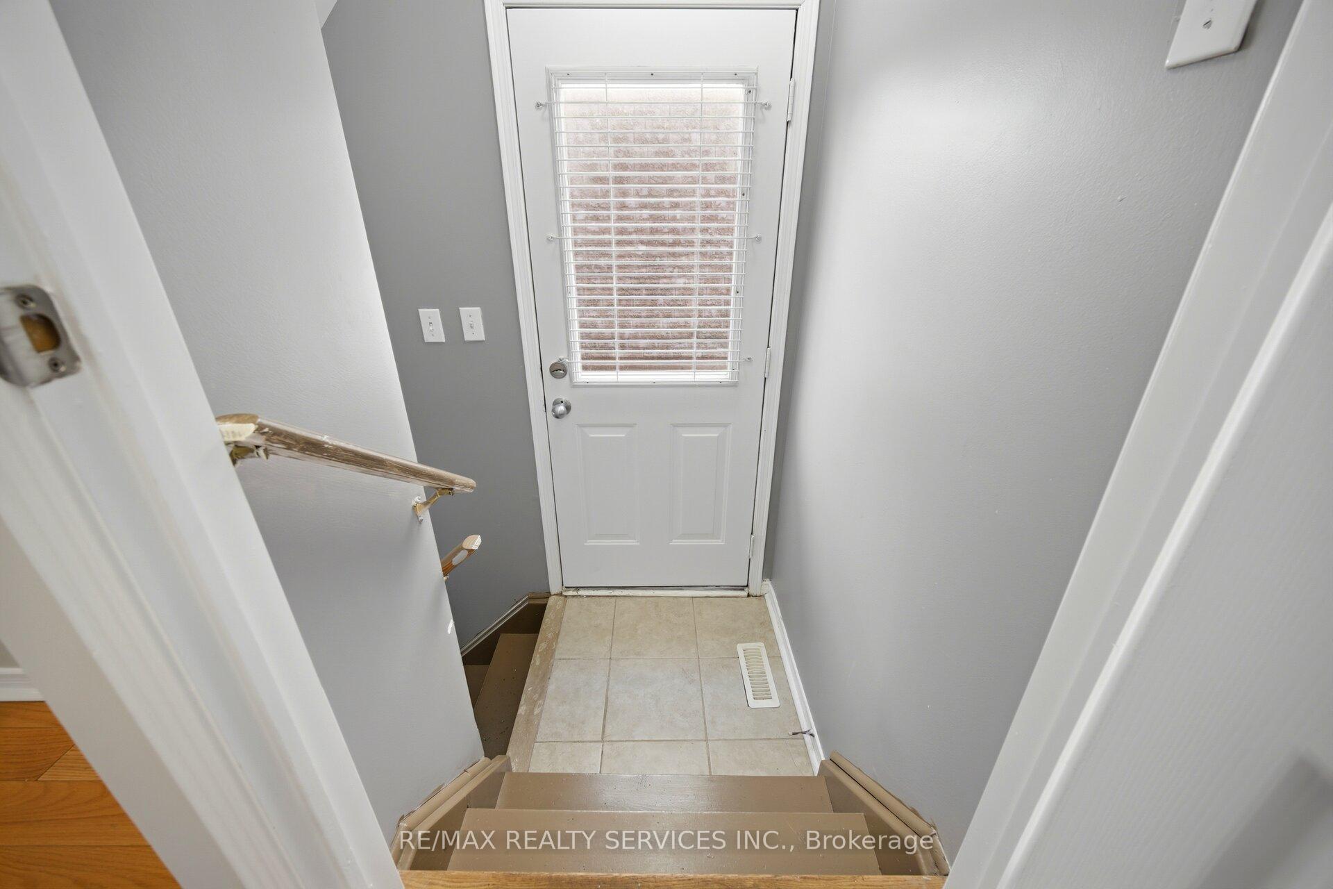 Photo 35 of 82 Rubysilver Drive, Brampton, Vales of Castlemore — HOMEH