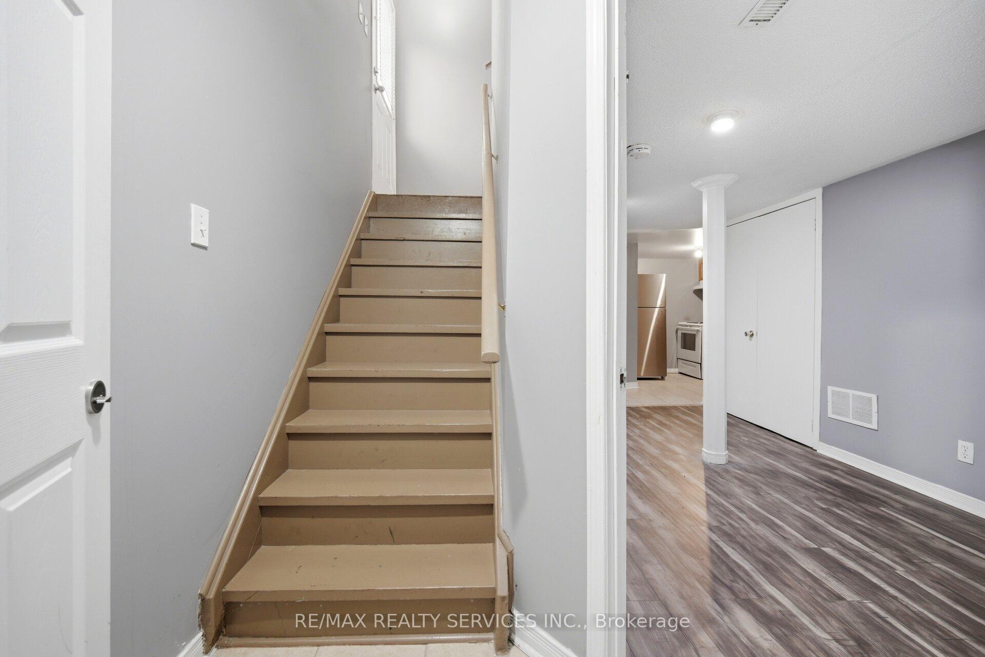 Photo 36 of 82 Rubysilver Drive, Brampton, Vales of Castlemore — HOMEH
