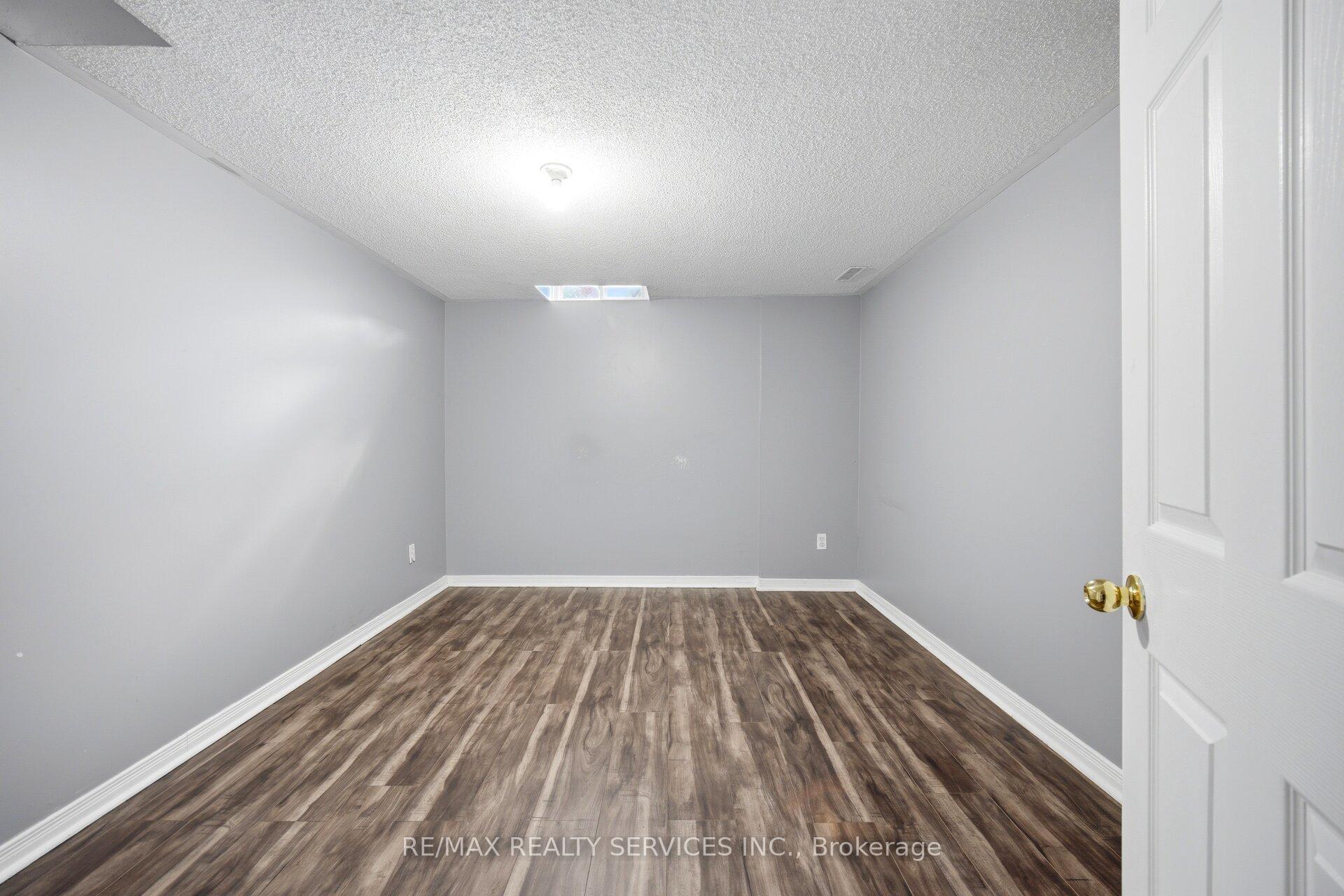 Photo 44 of 82 Rubysilver Drive, Brampton, Vales of Castlemore — HOMEH