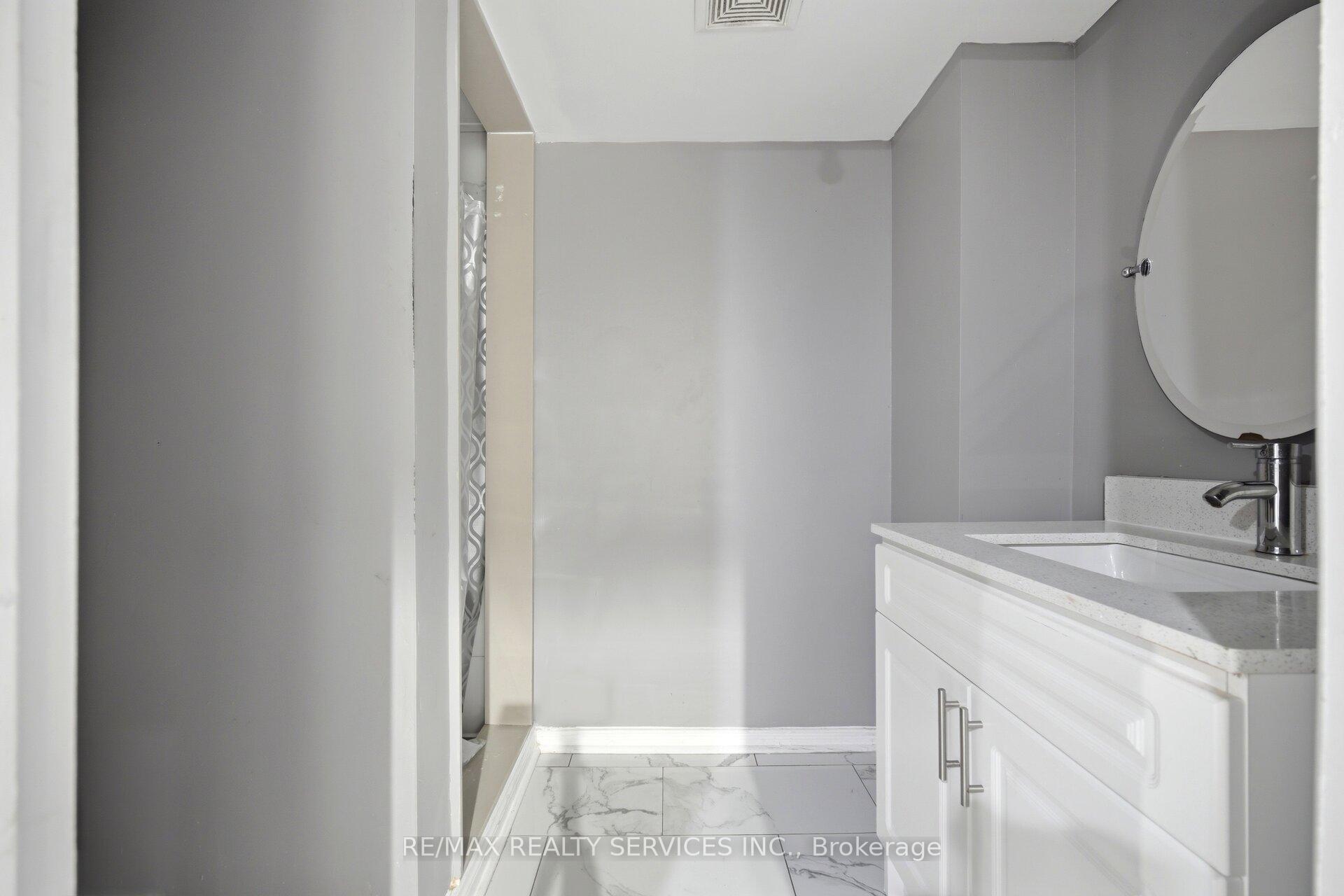 Photo 46 of 82 Rubysilver Drive, Brampton, Vales of Castlemore — HOMEH
