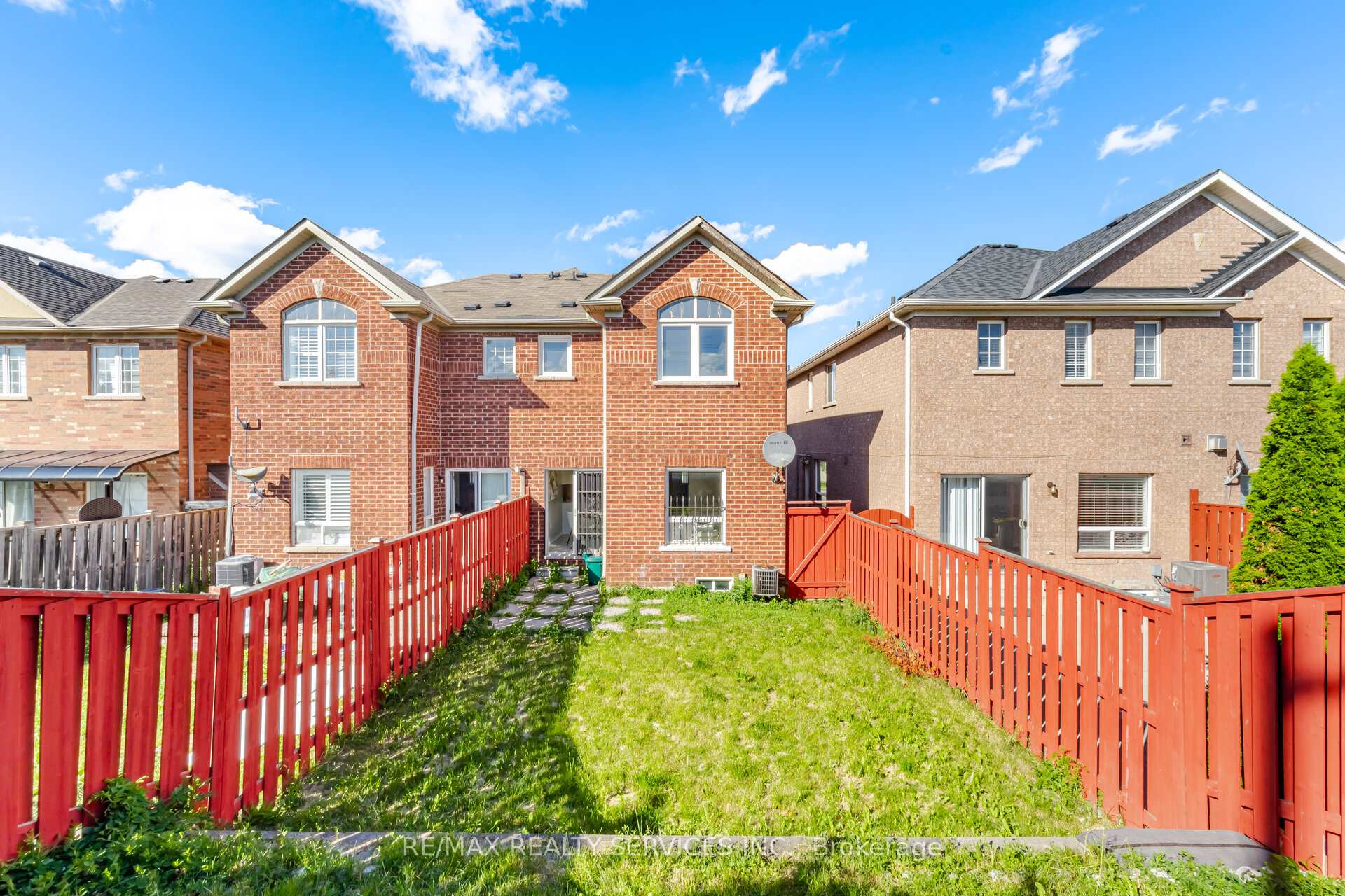 Photo 49 of 82 Rubysilver Drive, Brampton, Vales of Castlemore — HOMEH