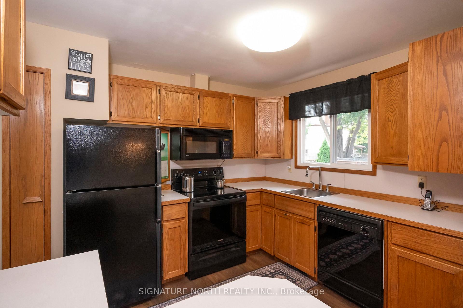 Photo 16 of 256 Fairbanks Crescent, Thunder Bay, River Terrace — HOMEH