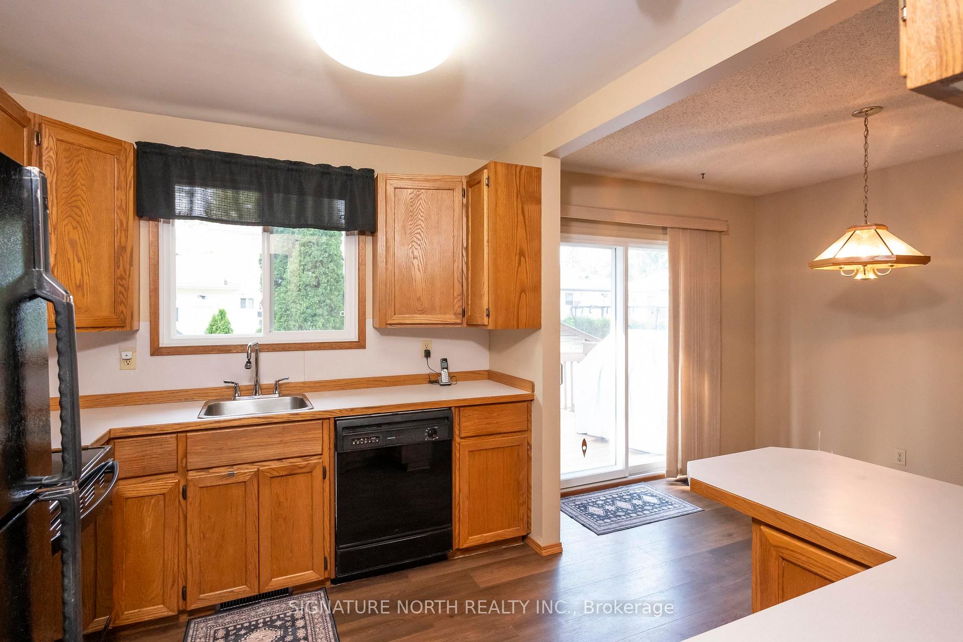 Photo 17 of 256 Fairbanks Crescent, Thunder Bay, River Terrace — HOMEH