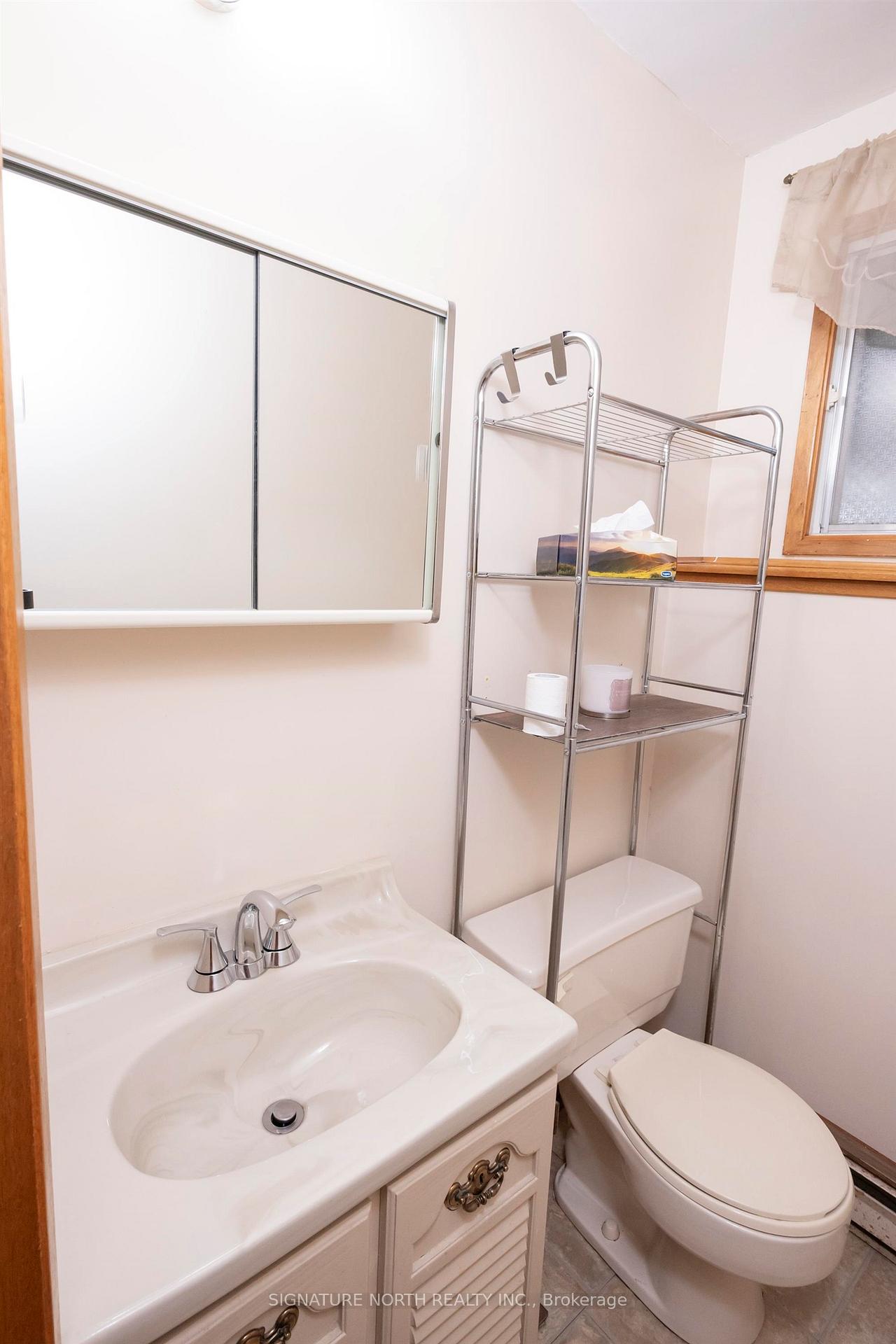 Photo 33 of 256 Fairbanks Crescent, Thunder Bay, River Terrace — HOMEH