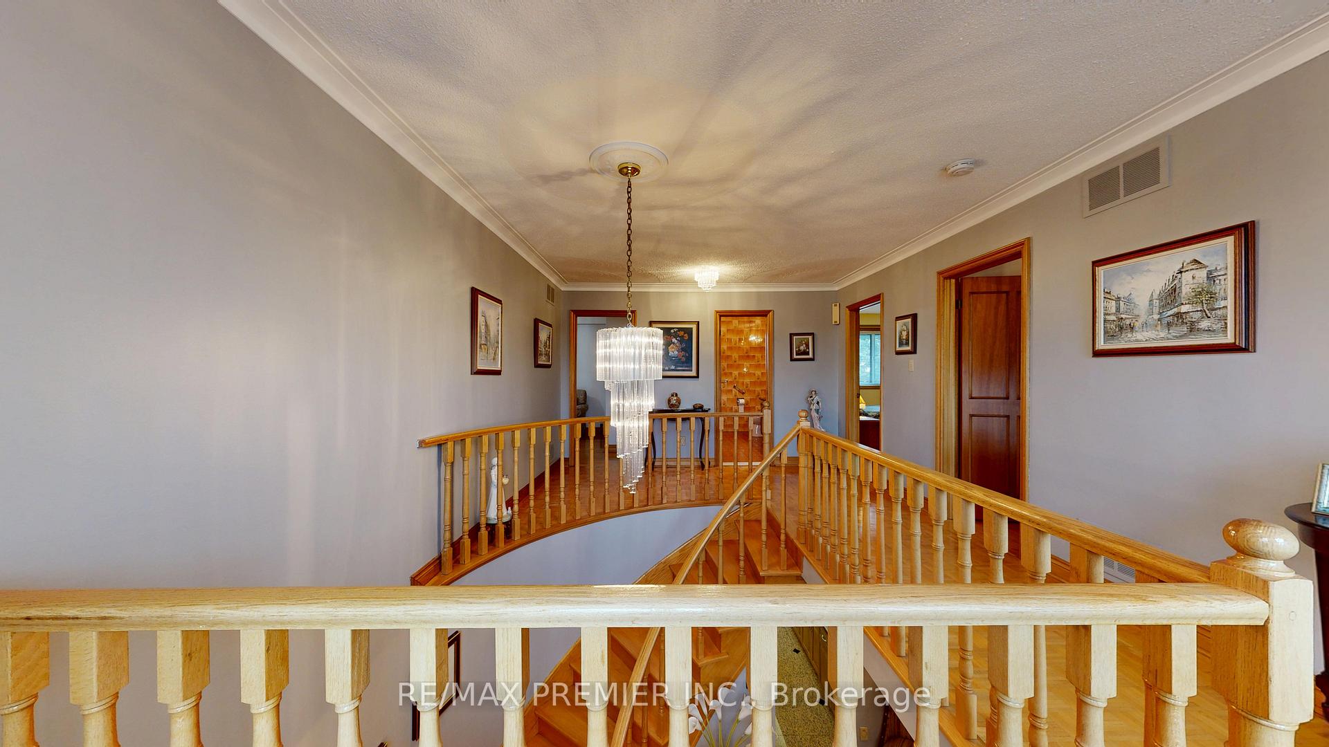 Photo 30 of 55 Chiswick Avenue, North York, Brookhaven-Amesbury — HOMEH