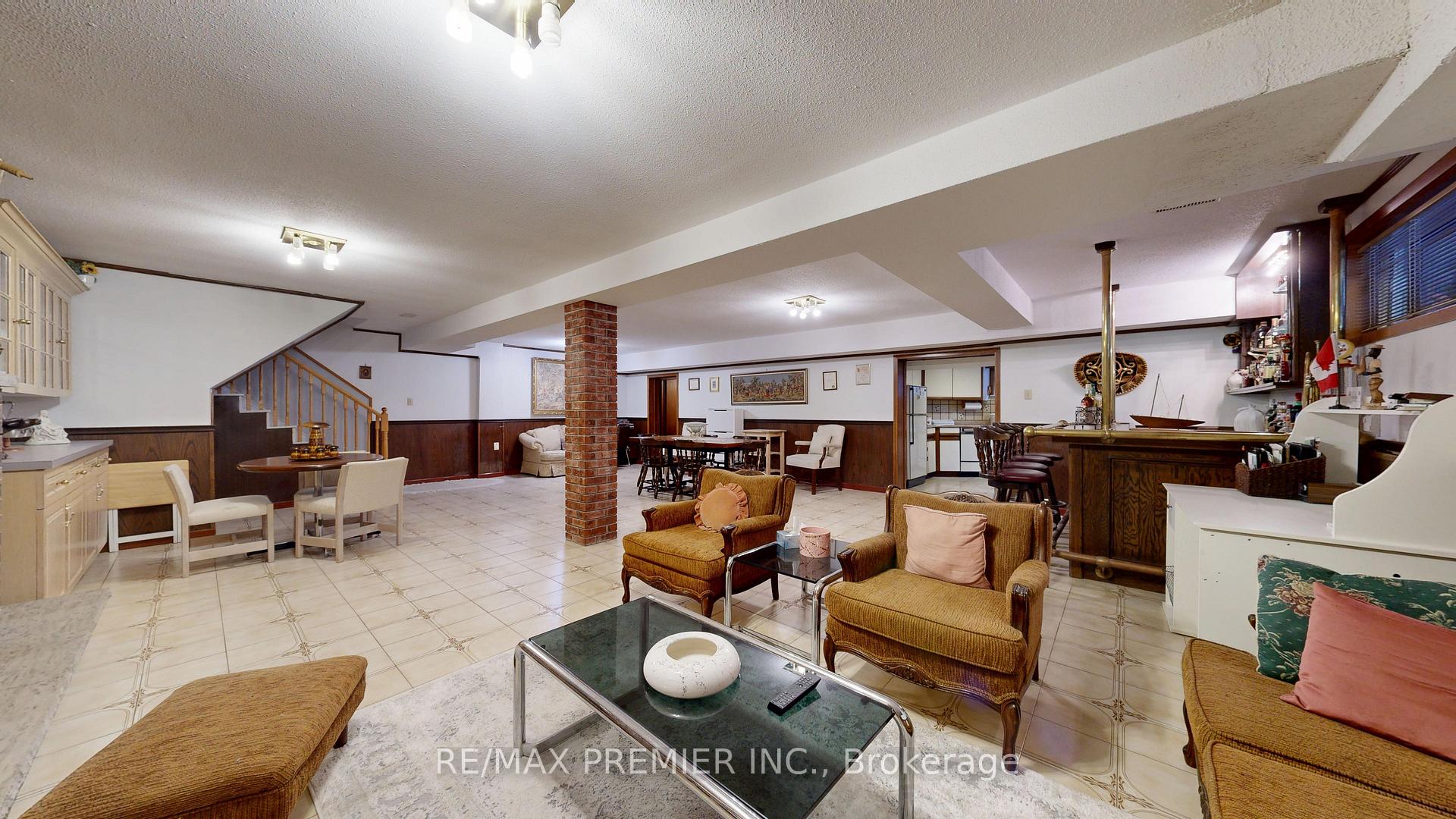 Photo 43 of 55 Chiswick Avenue, North York, Brookhaven-Amesbury — HOMEH