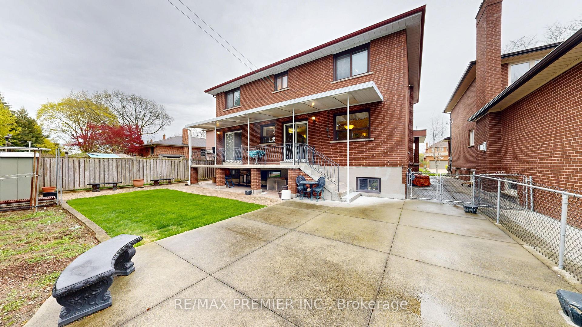 Photo 46 of 55 Chiswick Avenue, North York, Brookhaven-Amesbury — HOMEH