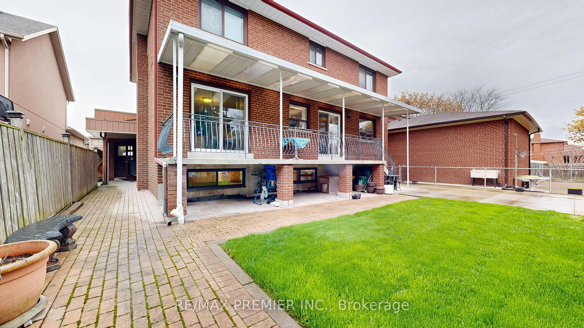 Photo 47 of 55 Chiswick Avenue, North York, Brookhaven-Amesbury — HOMEH