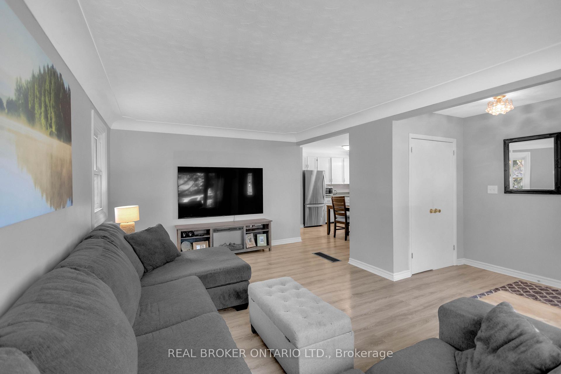 Photo 4 of 46 Dufferin Street, Brant, Burford — HOMEH