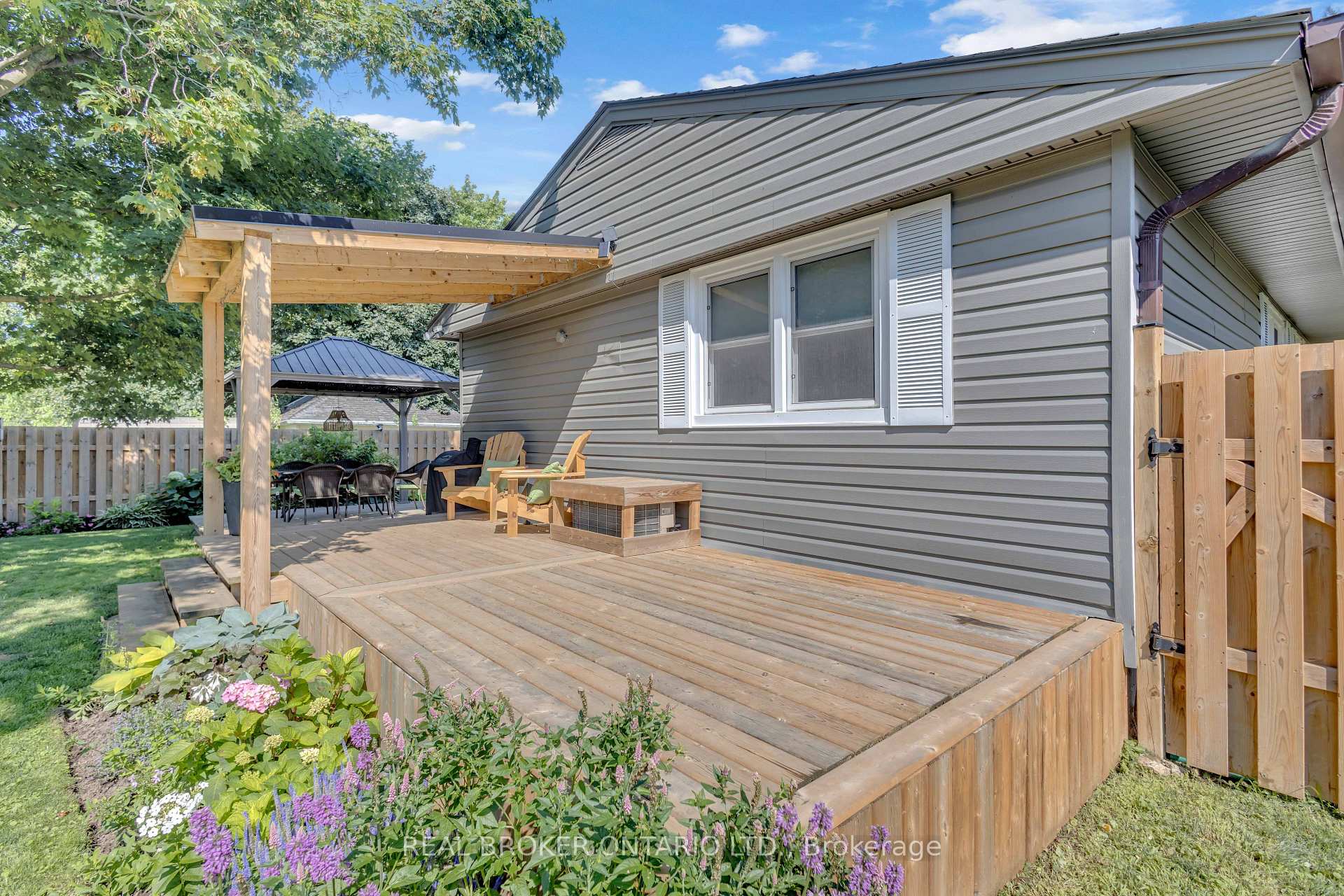 Photo 24 of 46 Dufferin Street, Brant, Burford — HOMEH