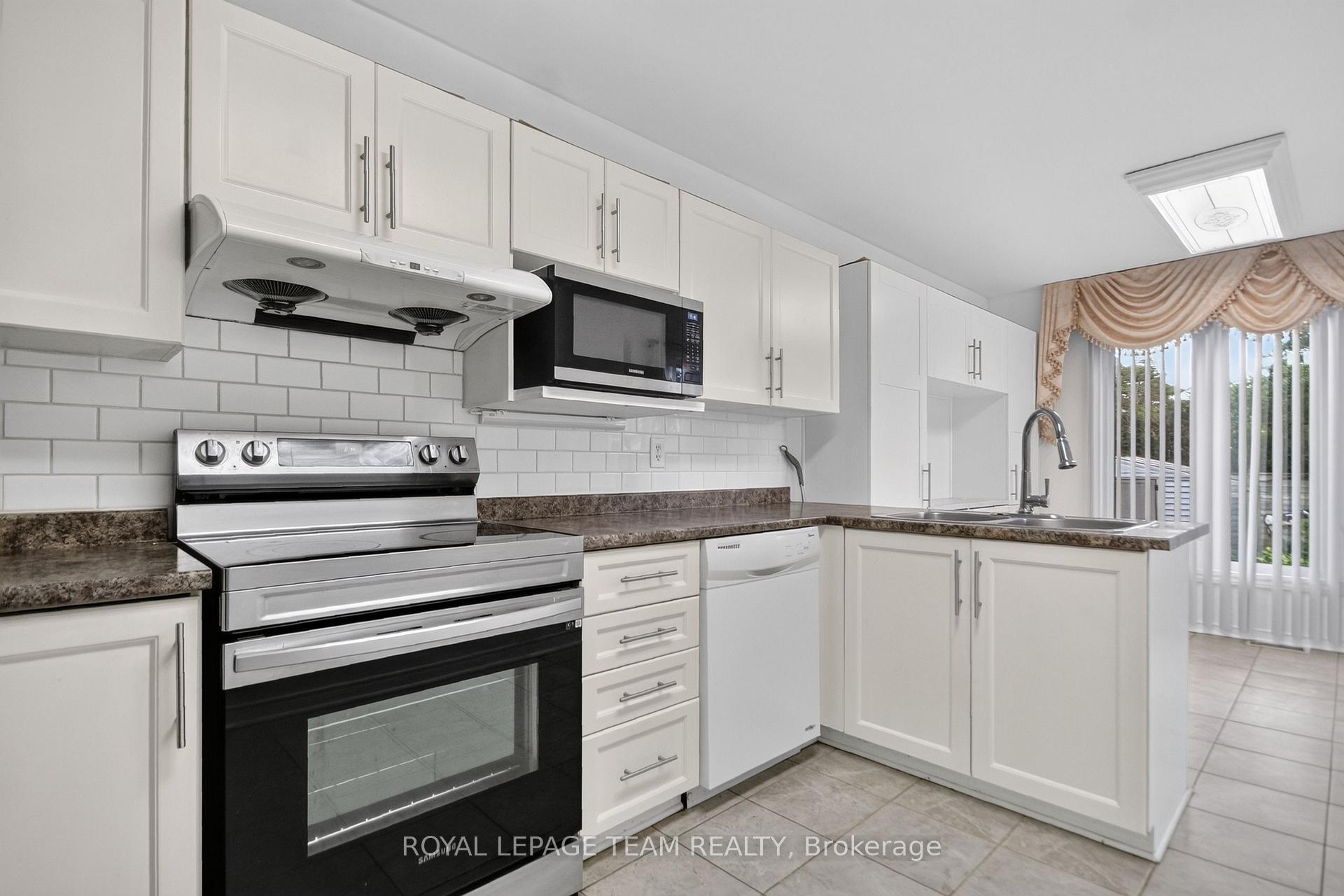 Photo 13 of 49 Jackman Terrace, Ottawa, Kanata - Katimavik — HOMEH