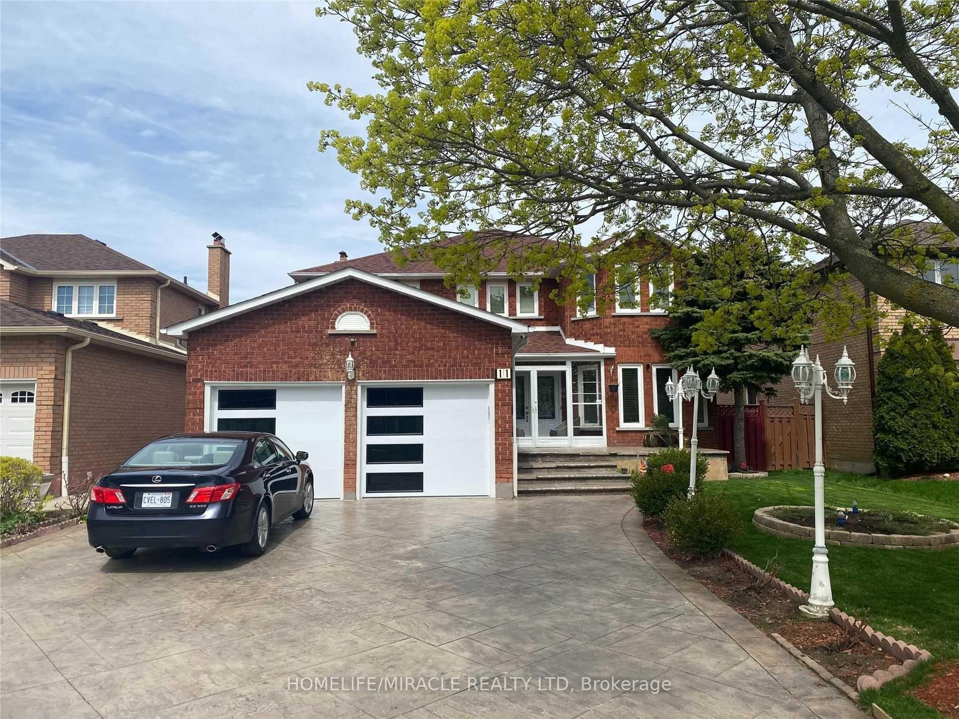 Photo 1 of 11 Phelps Drive, Brampton, Northwood Park — HOMEH