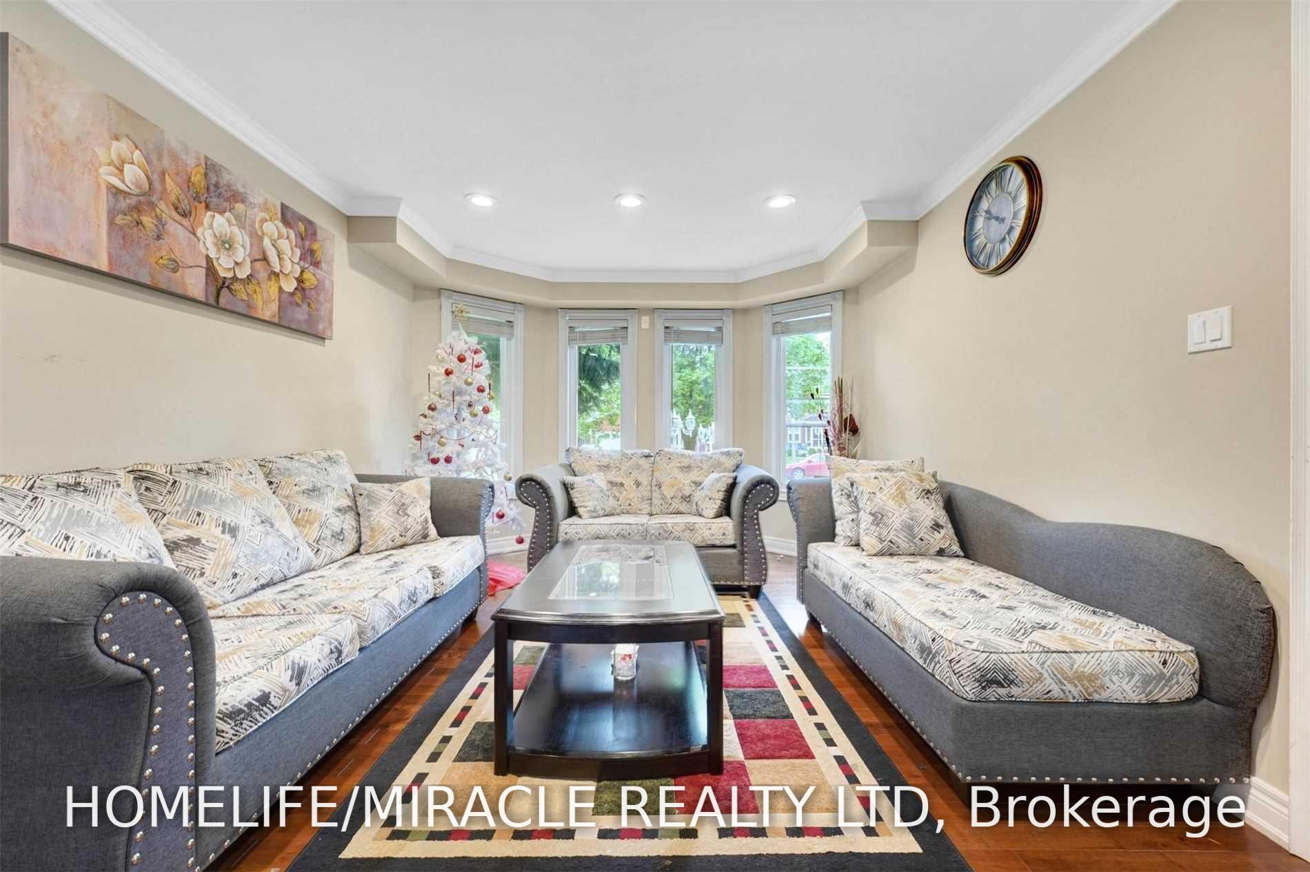 Photo 5 of 11 Phelps Drive, Brampton, Northwood Park — HOMEH