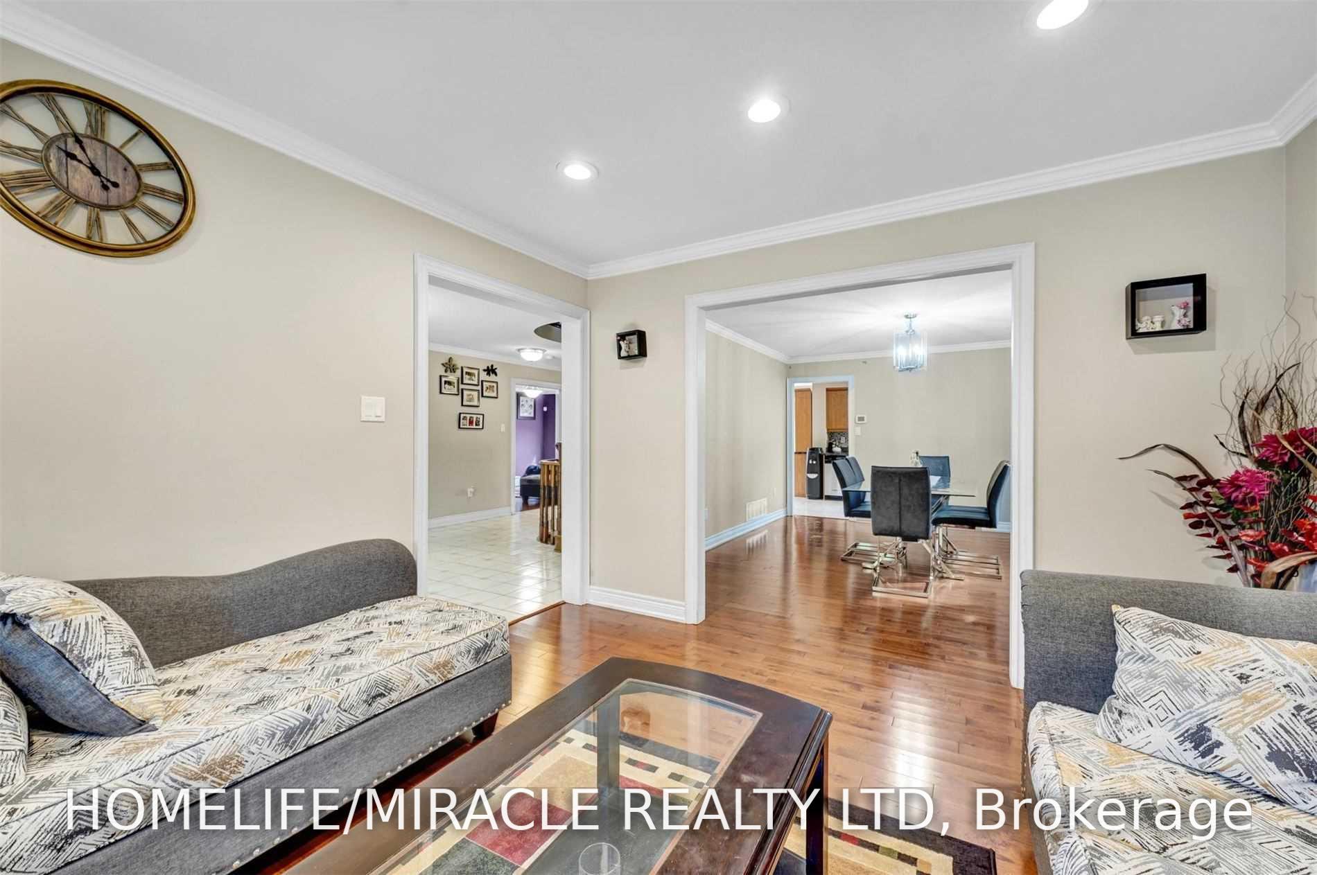 Photo 7 of 11 Phelps Drive, Brampton, Northwood Park — HOMEH
