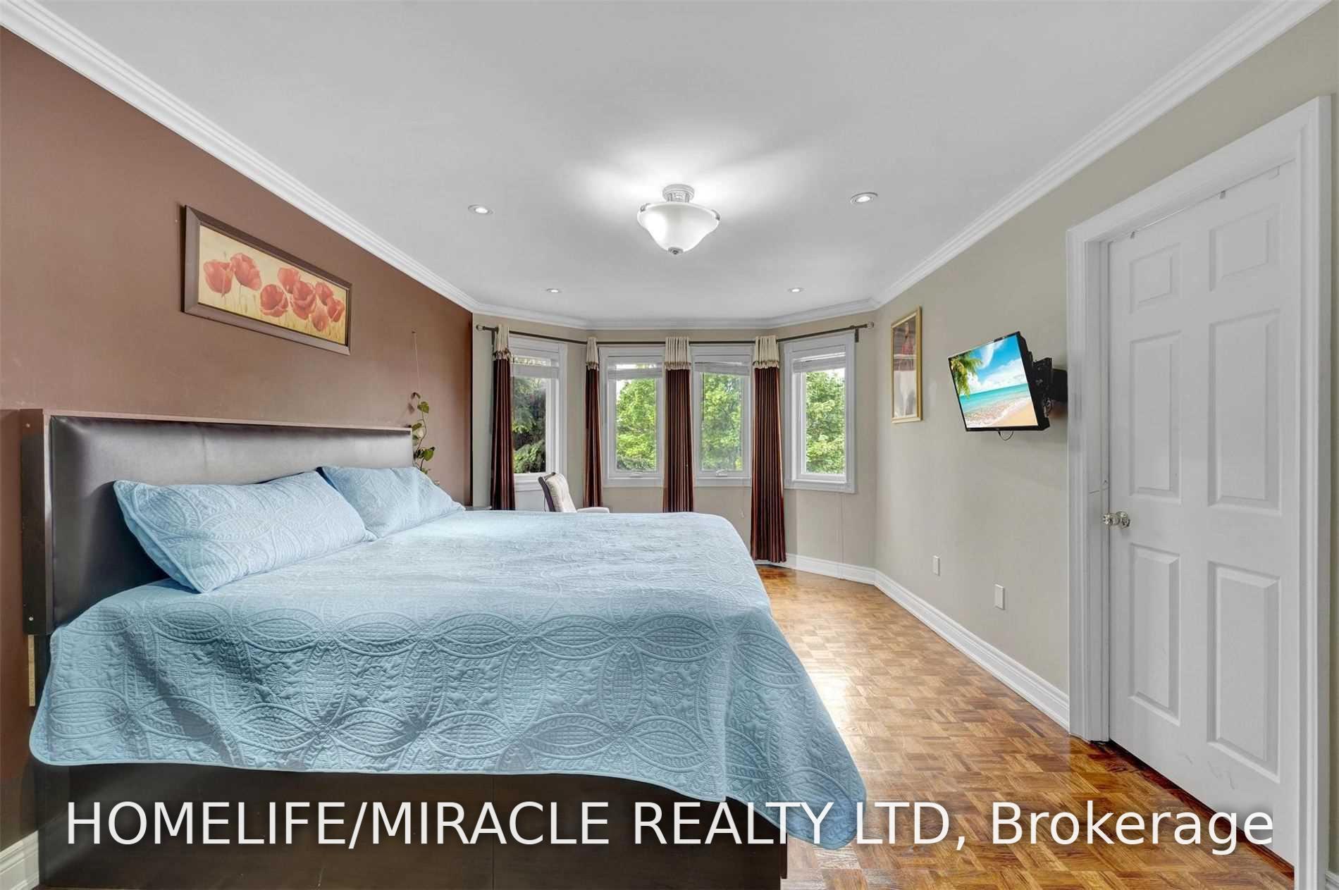 Photo 17 of 11 Phelps Drive, Brampton, Northwood Park — HOMEH