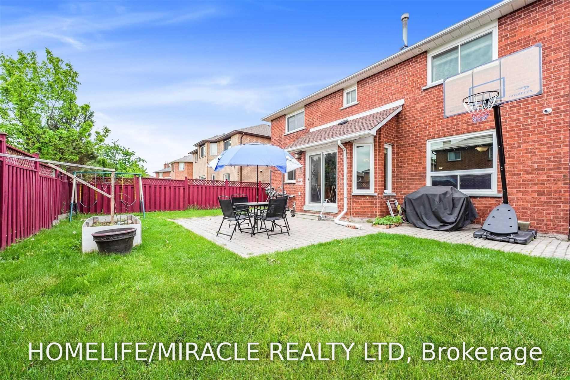 Photo 25 of 11 Phelps Drive, Brampton, Northwood Park — HOMEH