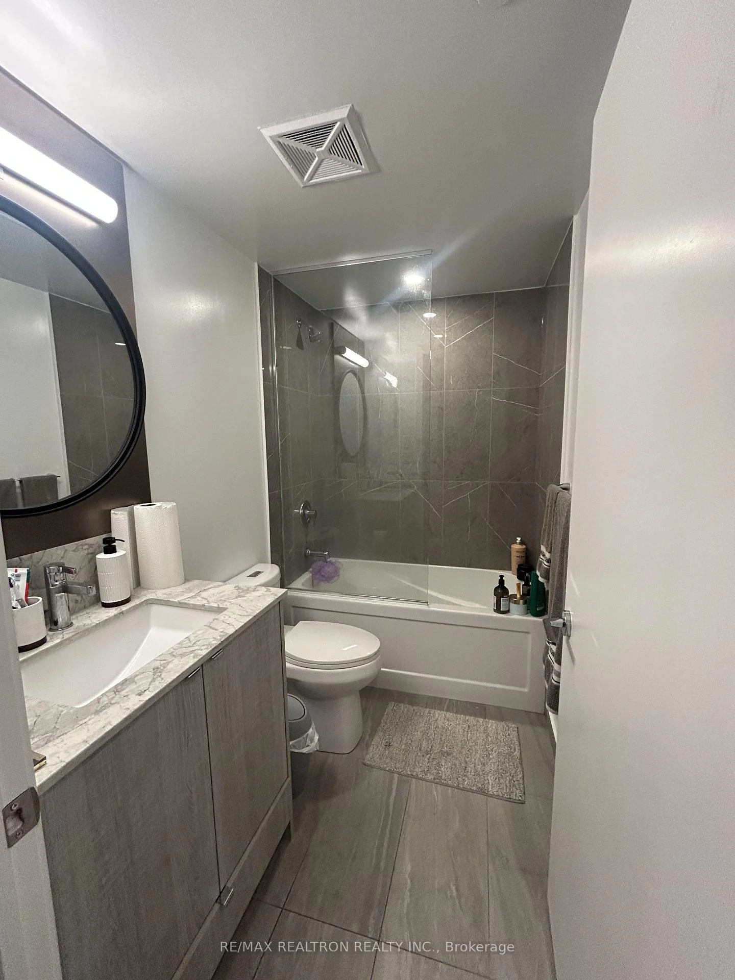 Photo 3 of 771 Yonge Street, Toronto, Rosedale-Moore Park — HOMEH
