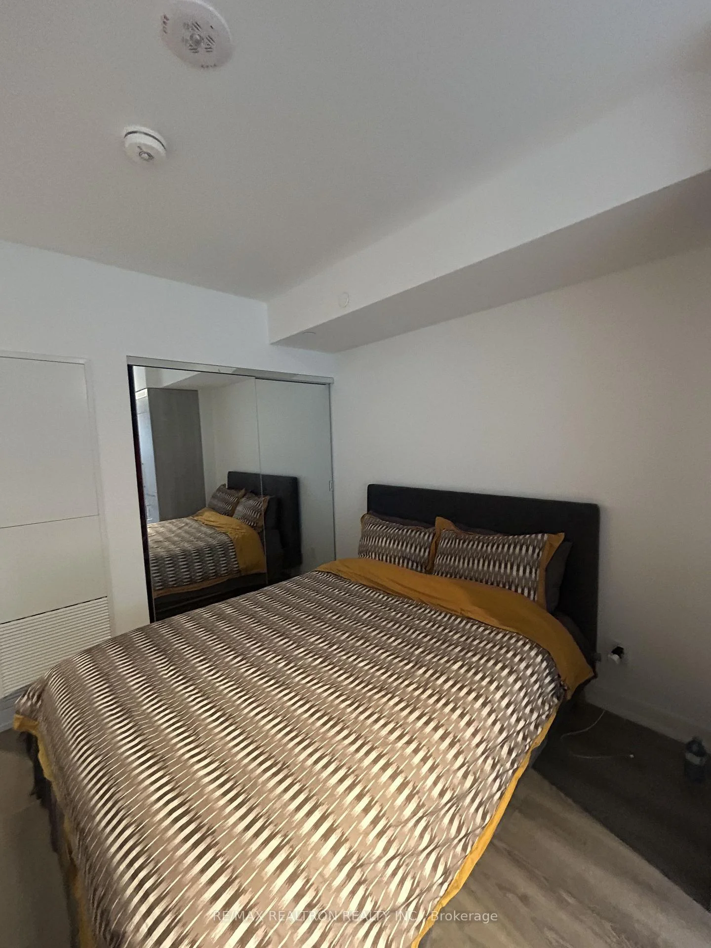 Photo 4 of 771 Yonge Street, Toronto, Rosedale-Moore Park — HOMEH