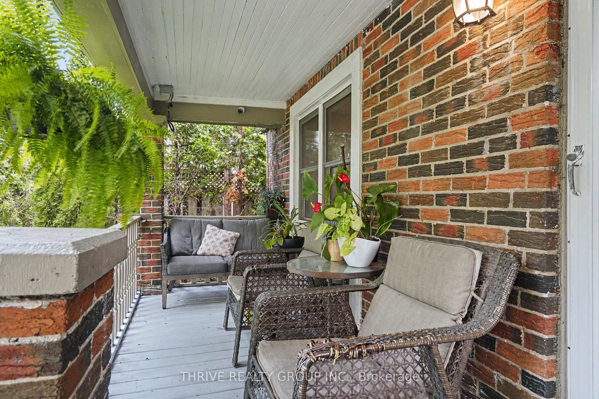 Photo 2 of 10 Byron Avenue E, London, South F — HOMEH