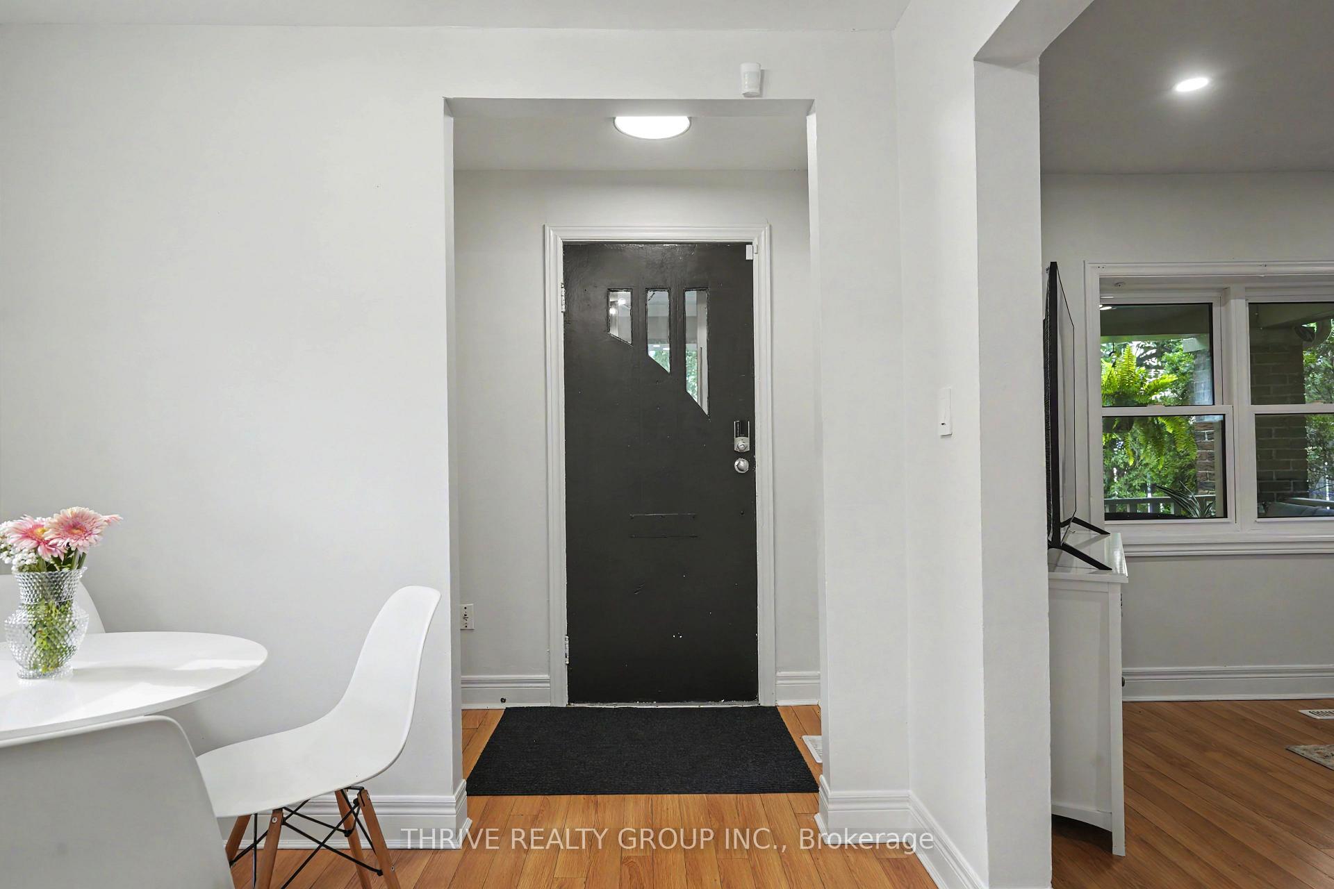 Photo 5 of 10 Byron Avenue E, London, South F — HOMEH