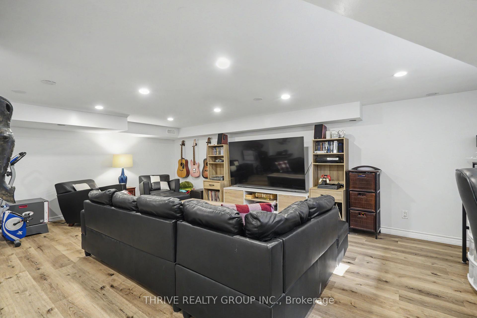 Photo 25 of 10 Byron Avenue E, London, South F — HOMEH