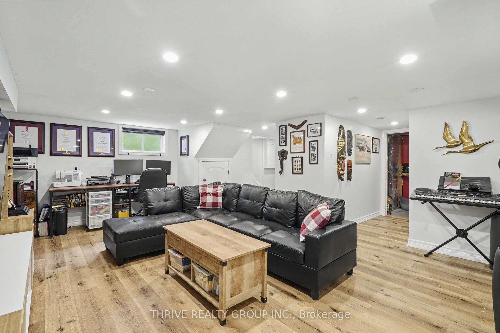 Photo 27 of 10 Byron Avenue E, London, South F — HOMEH