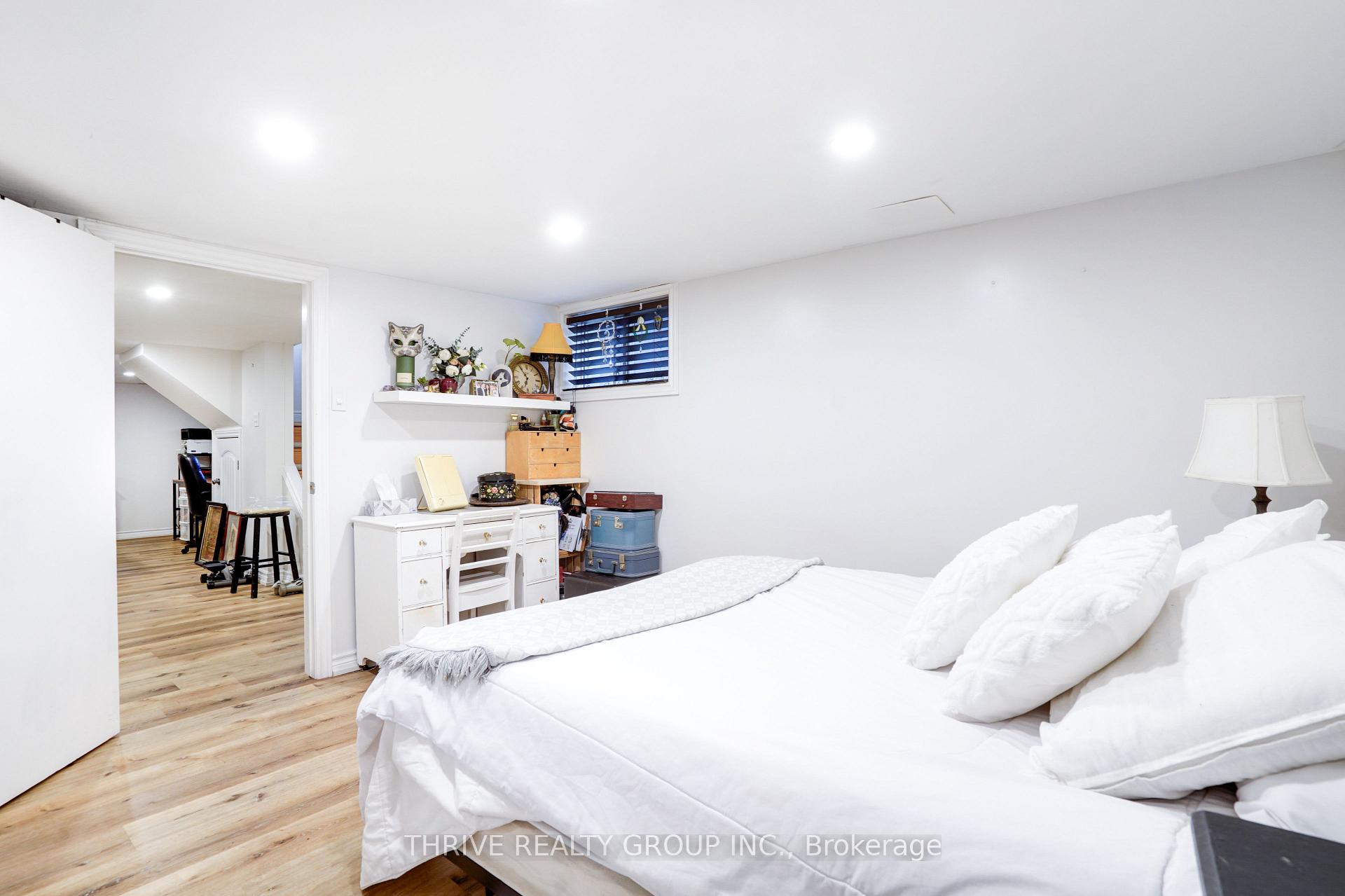 Photo 31 of 10 Byron Avenue E, London, South F — HOMEH