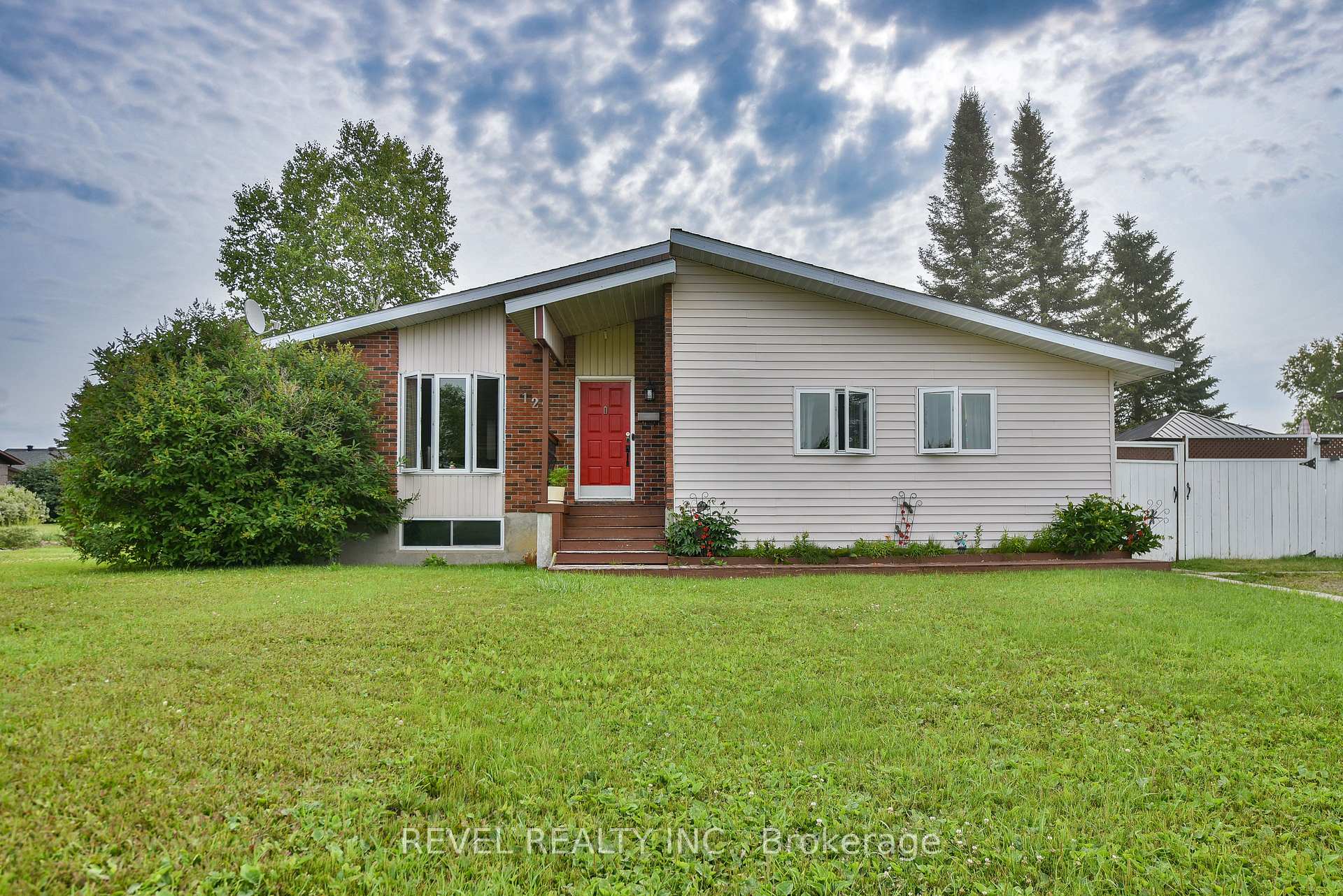 Photo 1 of 127 Spillenaar Street, Timmins, Porcupine - West — HOMEH