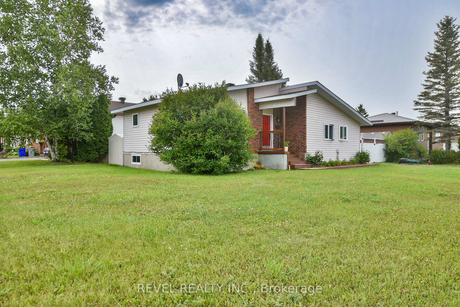 Photo 3 of 127 Spillenaar Street, Timmins, Porcupine - West — HOMEH