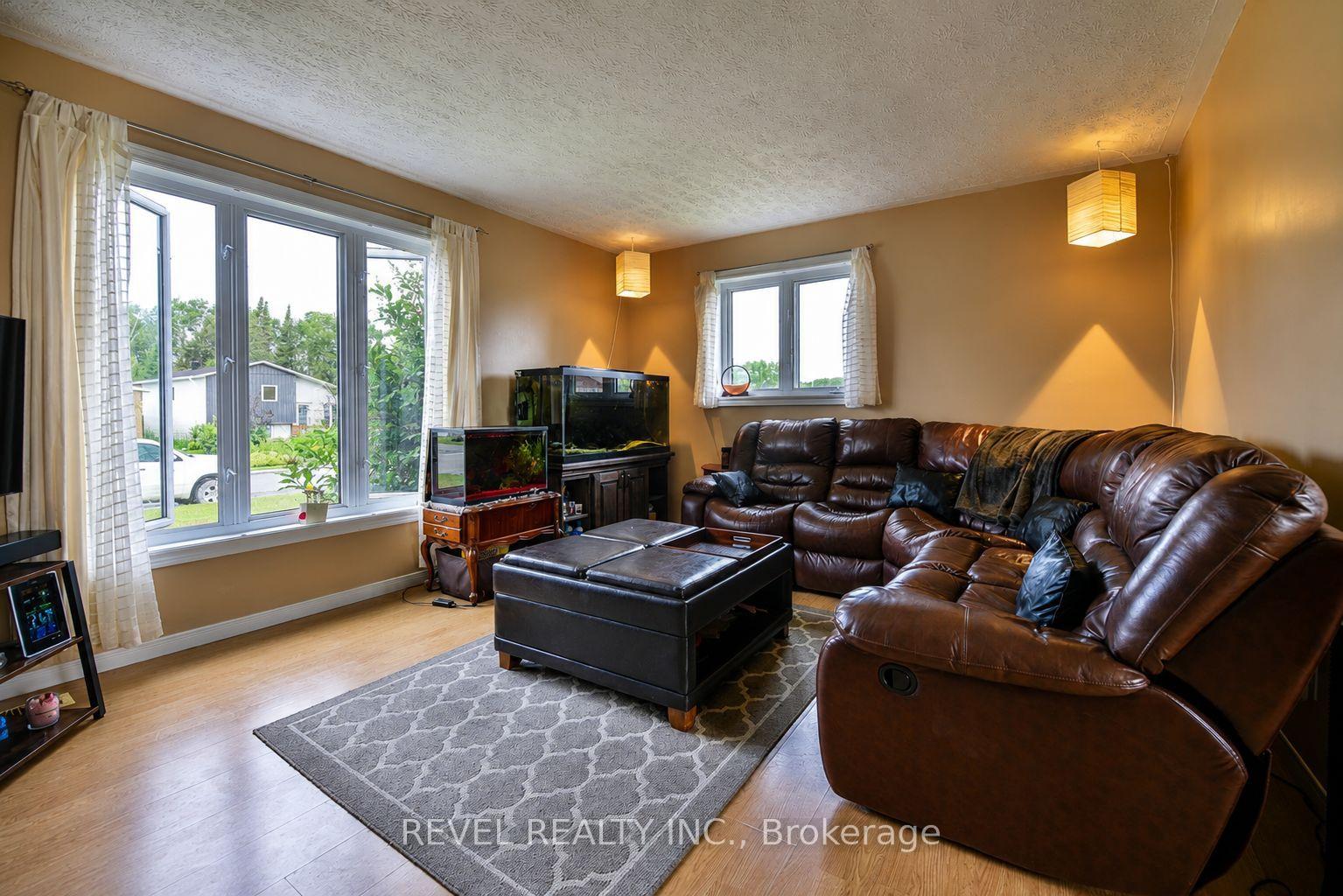 Photo 6 of 127 Spillenaar Street, Timmins, Porcupine - West — HOMEH
