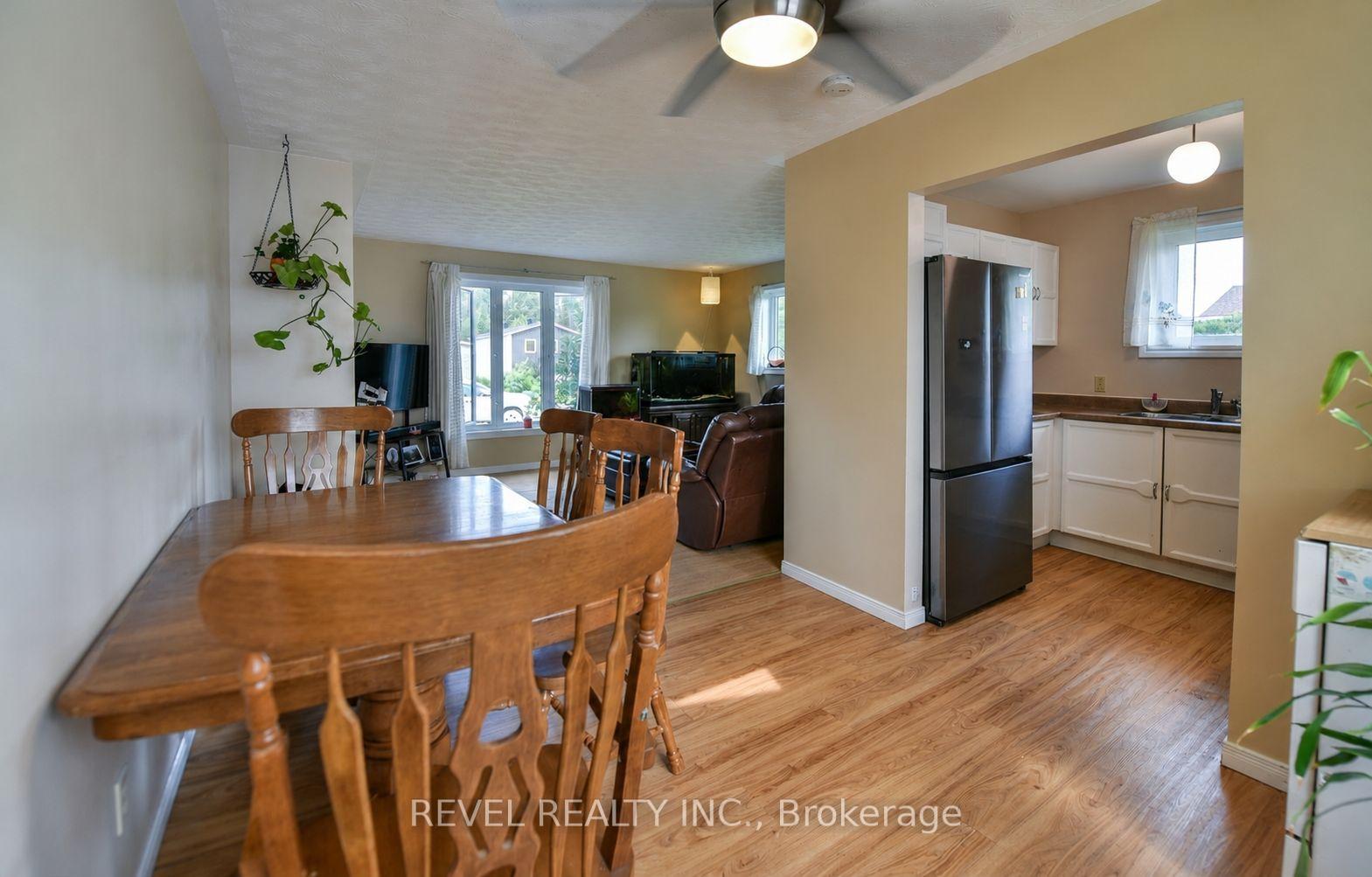 Photo 8 of 127 Spillenaar Street, Timmins, Porcupine - West — HOMEH