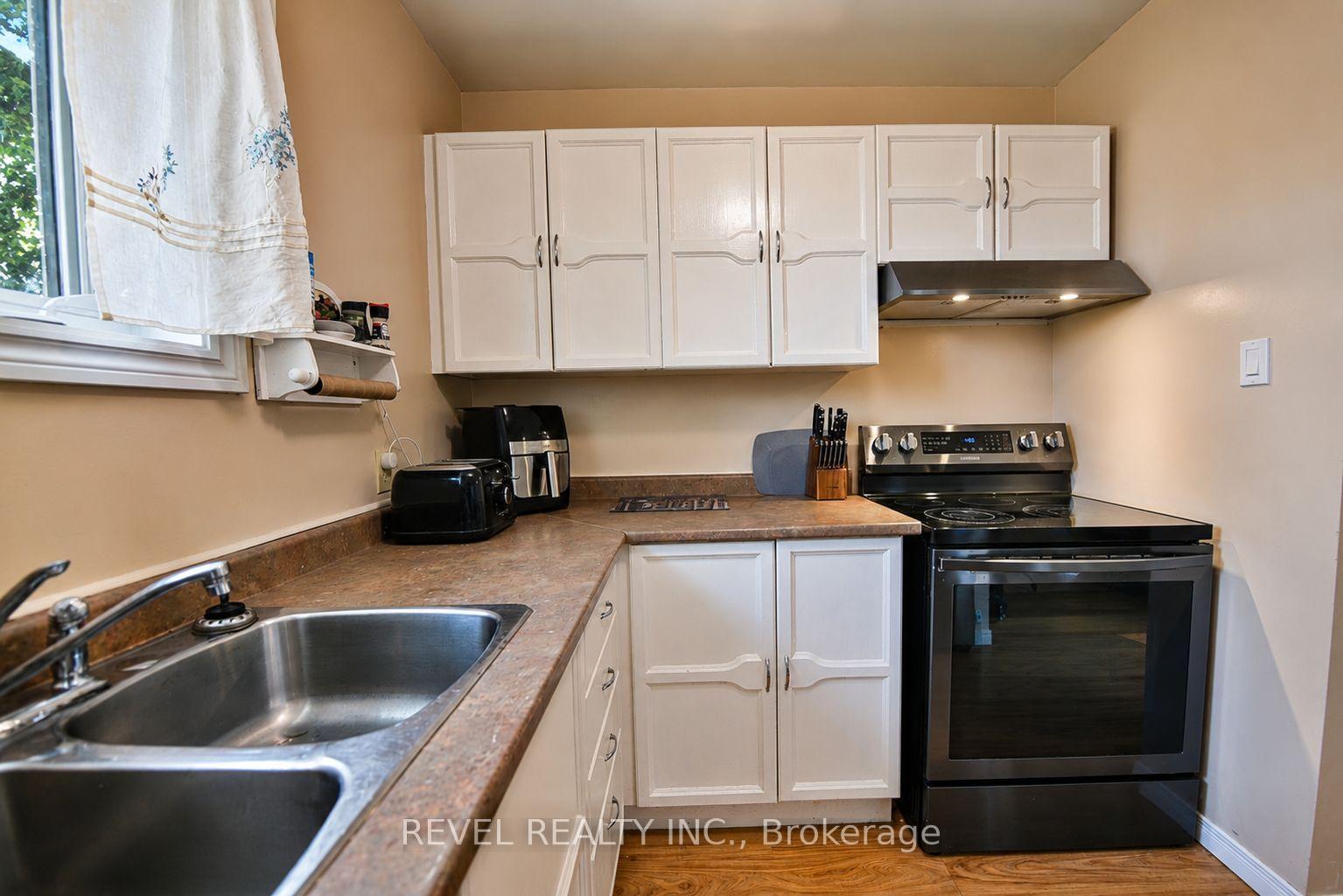 Photo 10 of 127 Spillenaar Street, Timmins, Porcupine - West — HOMEH