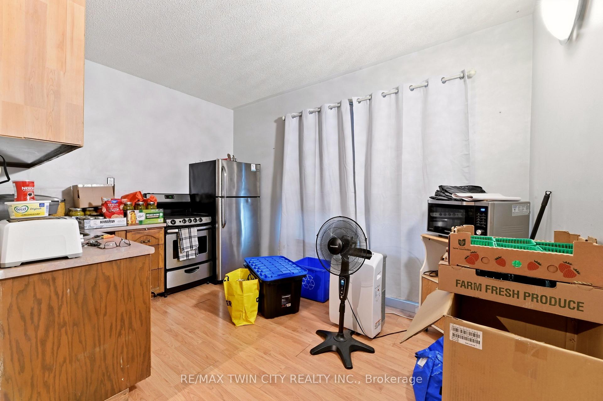 Photo 2 of 13 Usher Street, Brantford, Downtown Core — HOMEH