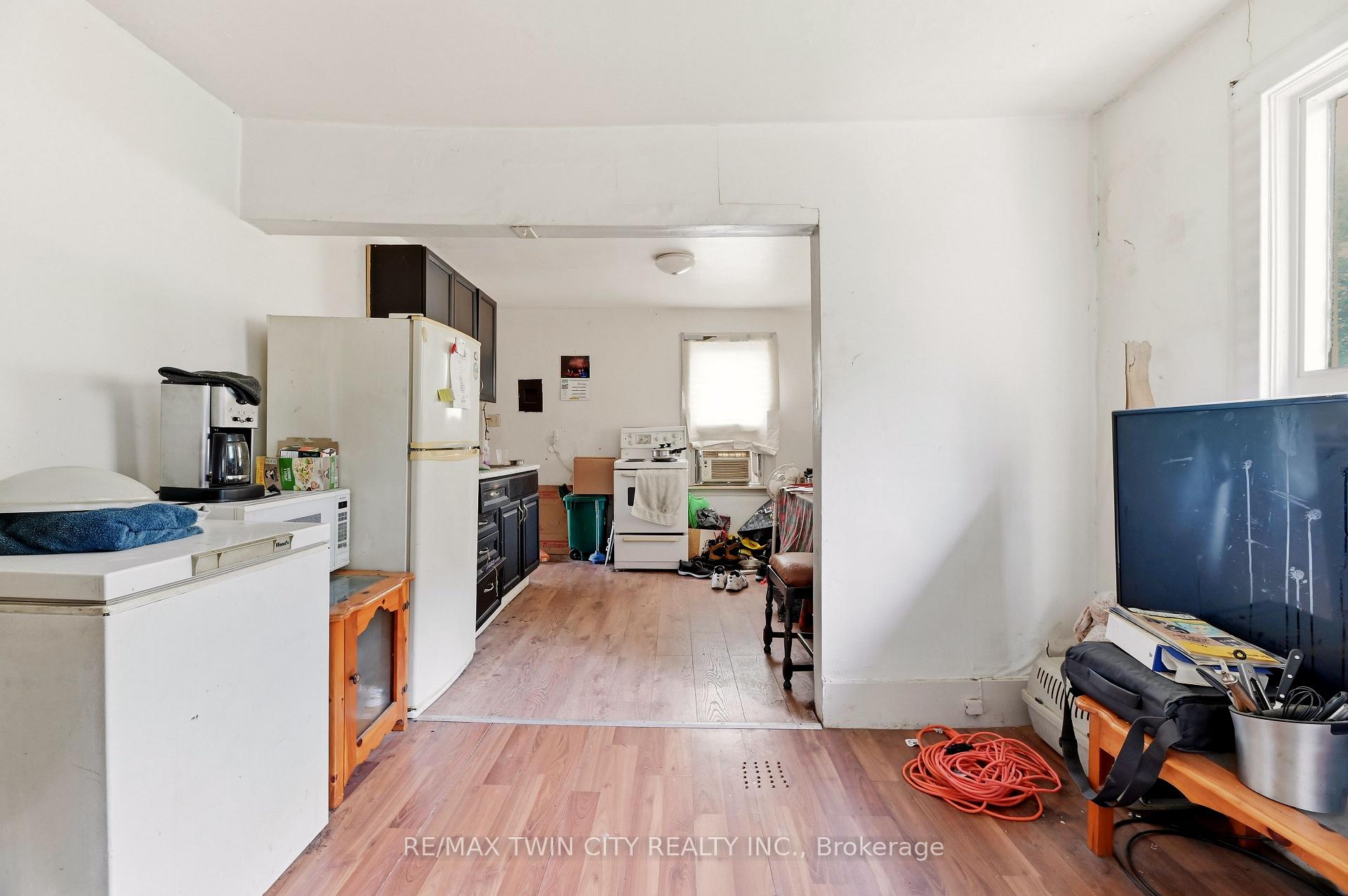 Photo 23 of 13 Usher Street, Brantford, Downtown Core — HOMEH