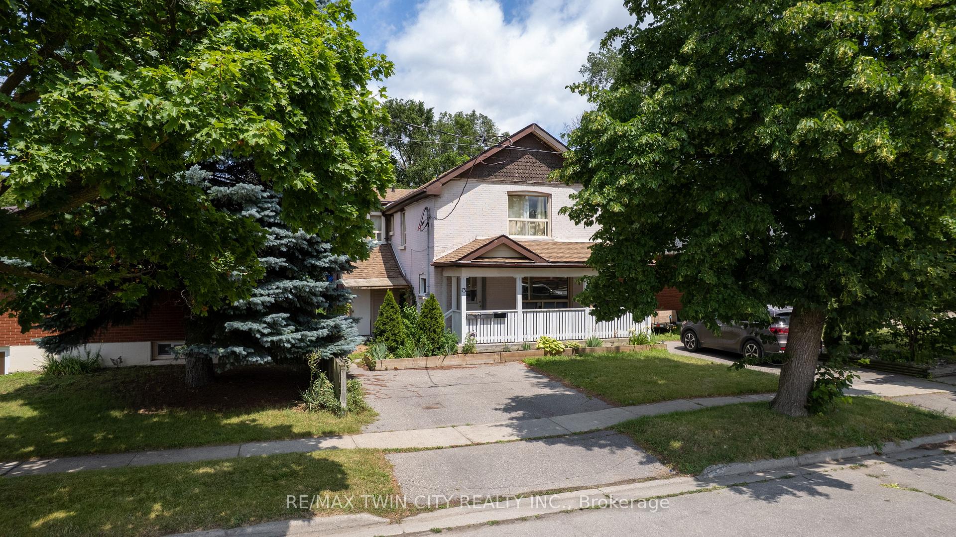 Photo 28 of 13 Usher Street, Brantford, Downtown Core — HOMEH