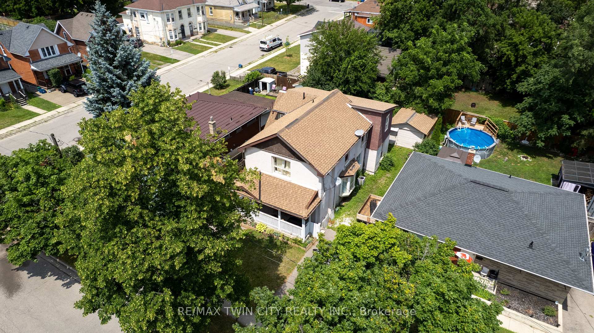 Photo 31 of 13 Usher Street, Brantford, Downtown Core — HOMEH