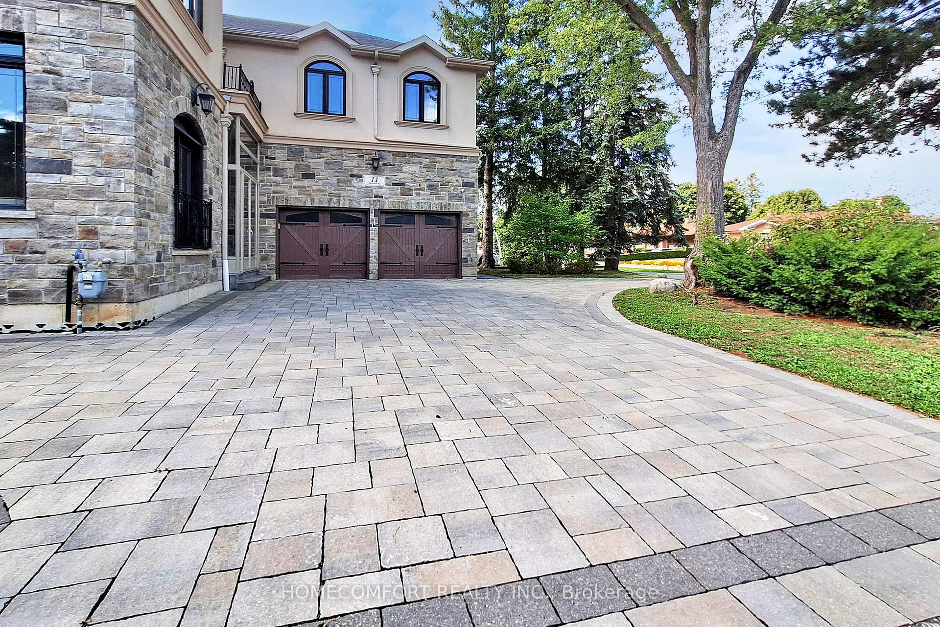 Photo 2 of 11 Abercorn Road, Markham, Bullock — HOMEH