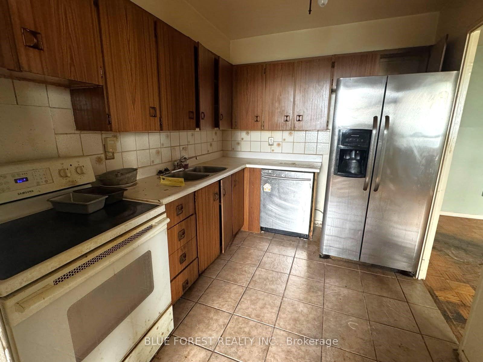 Photo 6 of Unit 1009, 5 Shady Golfway, Toronto, Flemingdon Park — HOMEH