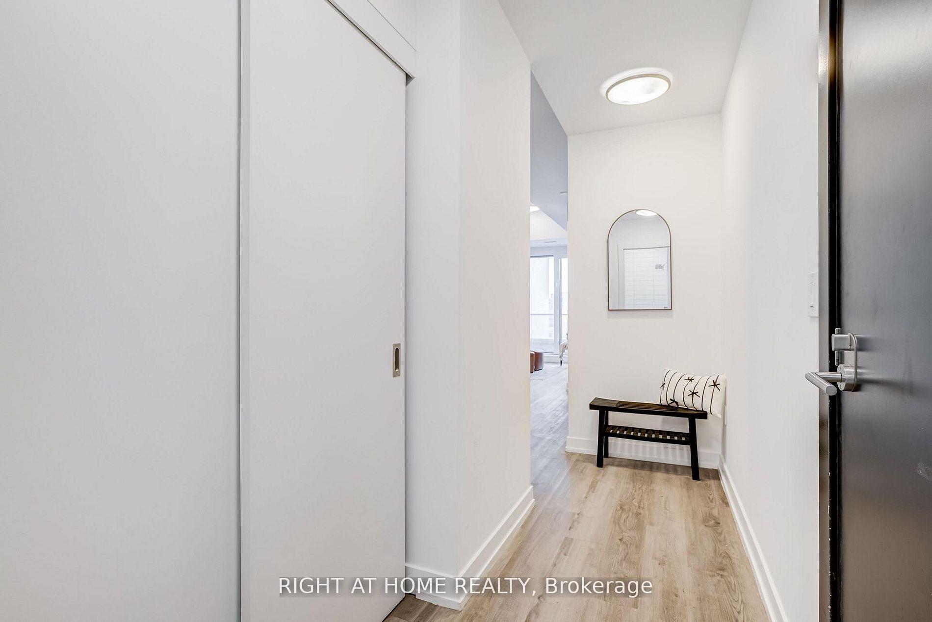 Photo 4 of Unit 301, 15 Wellington Street S, Kitchener, Cherry Hill — HOMEH