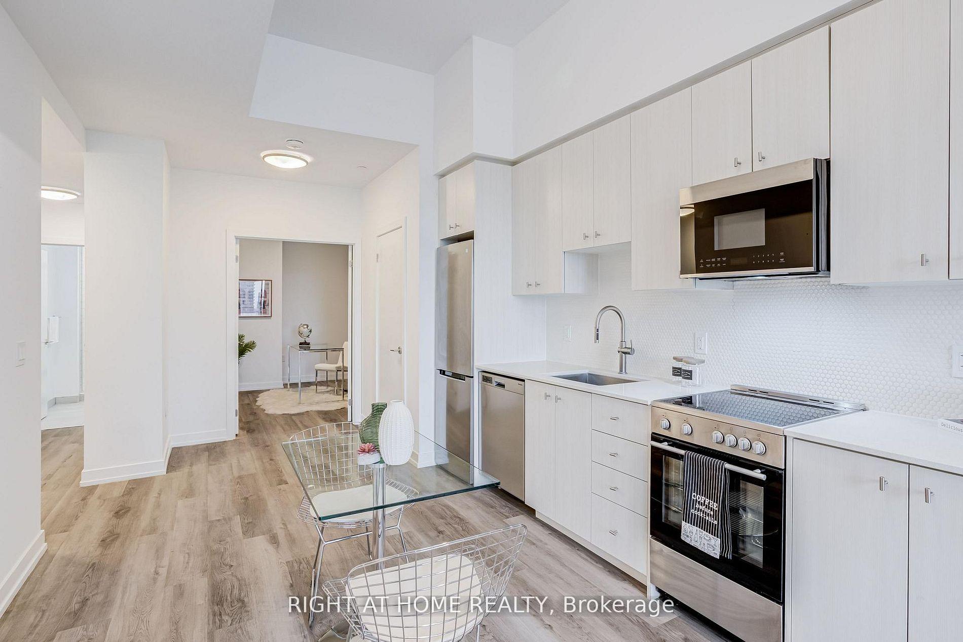 Photo 10 of Unit 301, 15 Wellington Street S, Kitchener, Cherry Hill — HOMEH