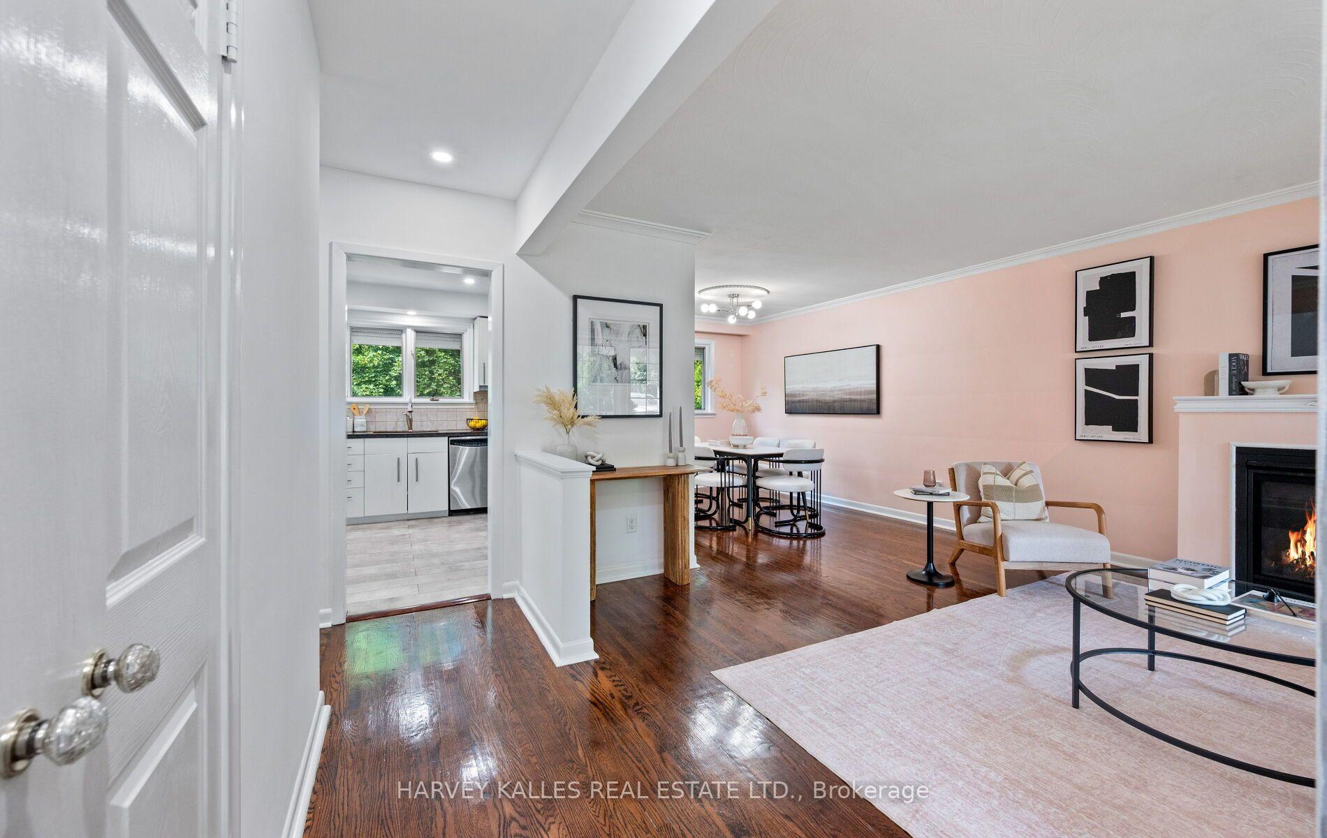 Photo 6 of 20 Willowgate Drive, Markham, Bullock — HOMEH