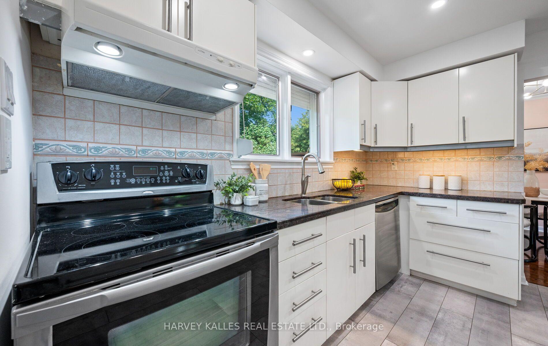 Photo 21 of 20 Willowgate Drive, Markham, Bullock — HOMEH
