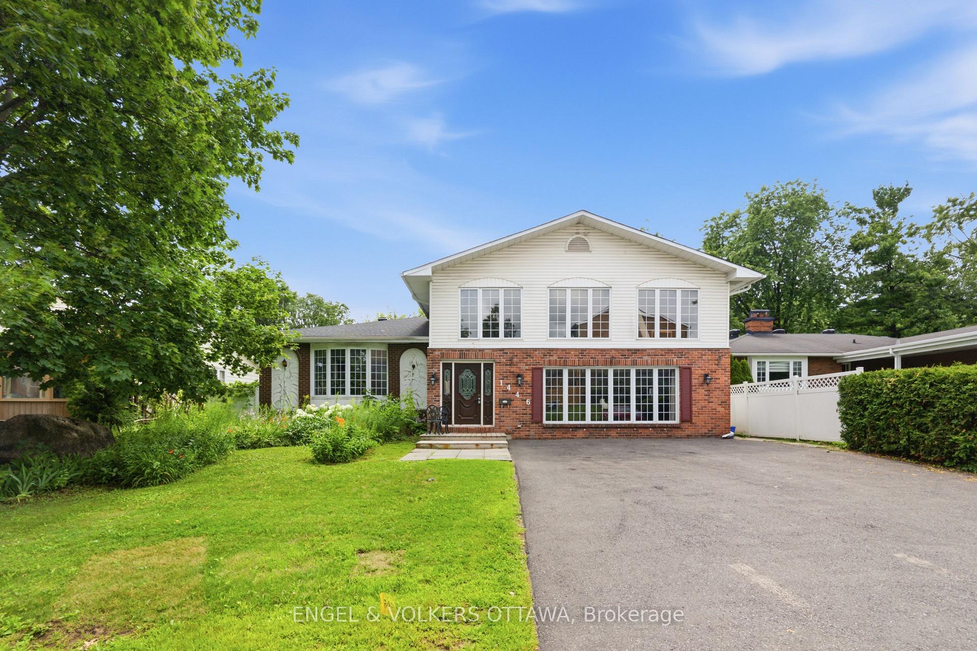 Photo 2 of 1446 Ridgebrook Drive, Ottawa, Pineview — HOMEH