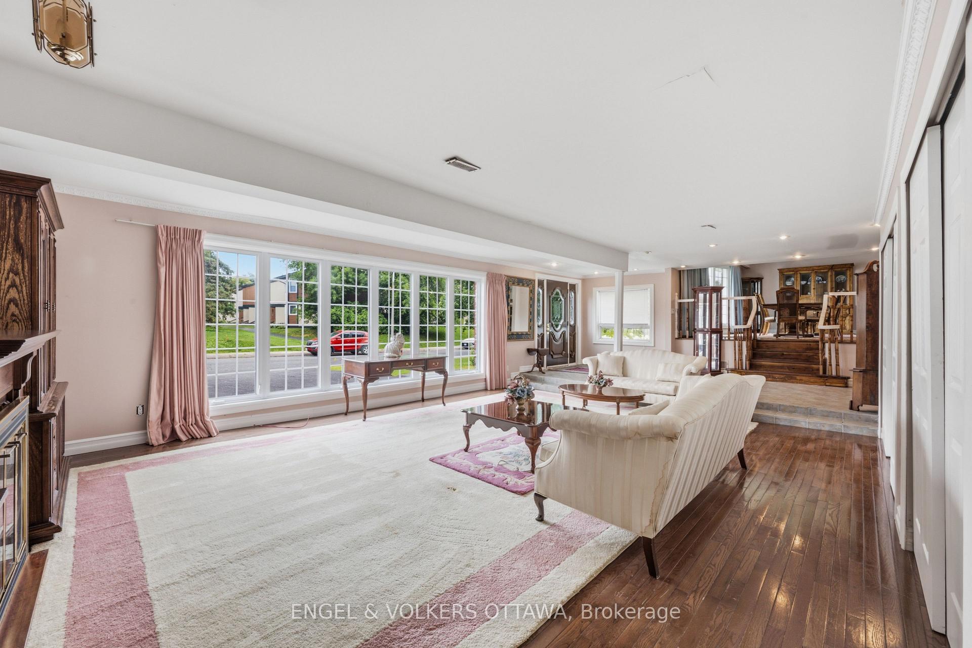 Photo 5 of 1446 Ridgebrook Drive, Ottawa, Pineview — HOMEH
