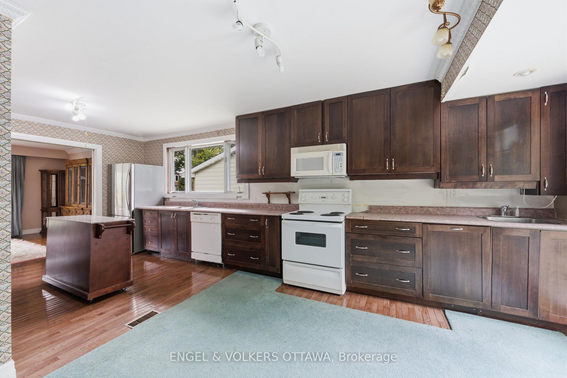 Photo 14 of 1446 Ridgebrook Drive, Ottawa, Pineview — HOMEH