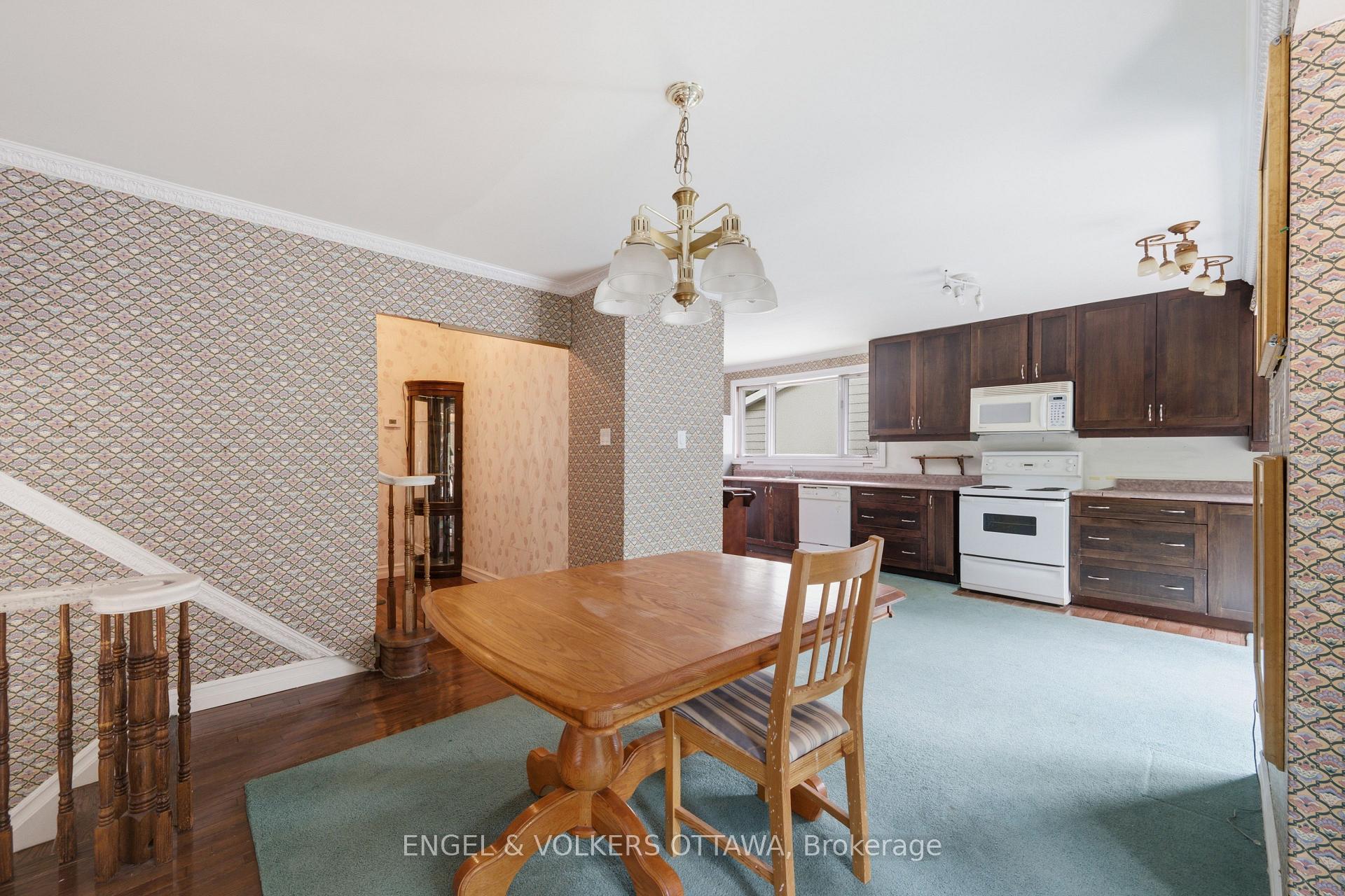 Photo 19 of 1446 Ridgebrook Drive, Ottawa, Pineview — HOMEH