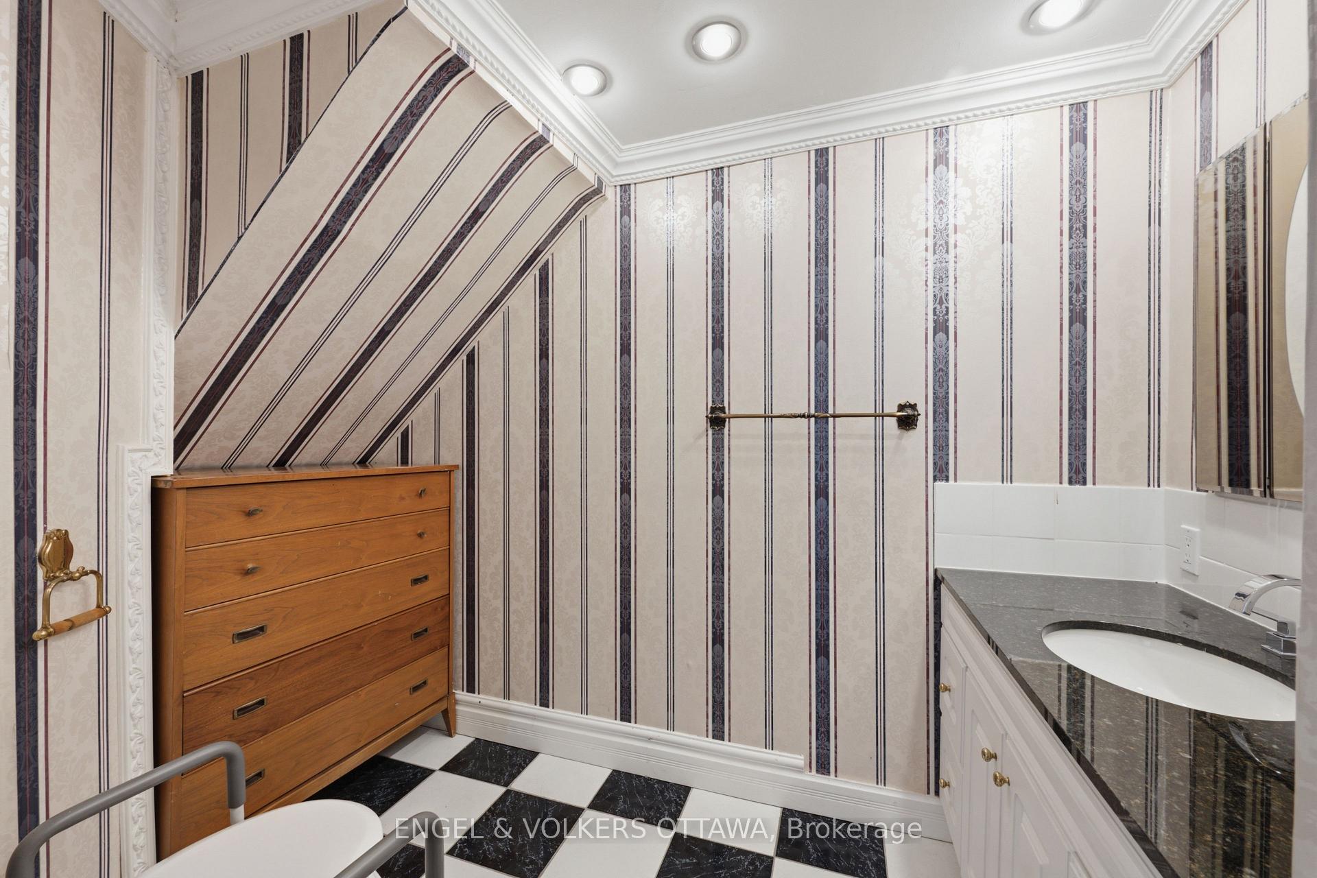 Photo 23 of 1446 Ridgebrook Drive, Ottawa, Pineview — HOMEH