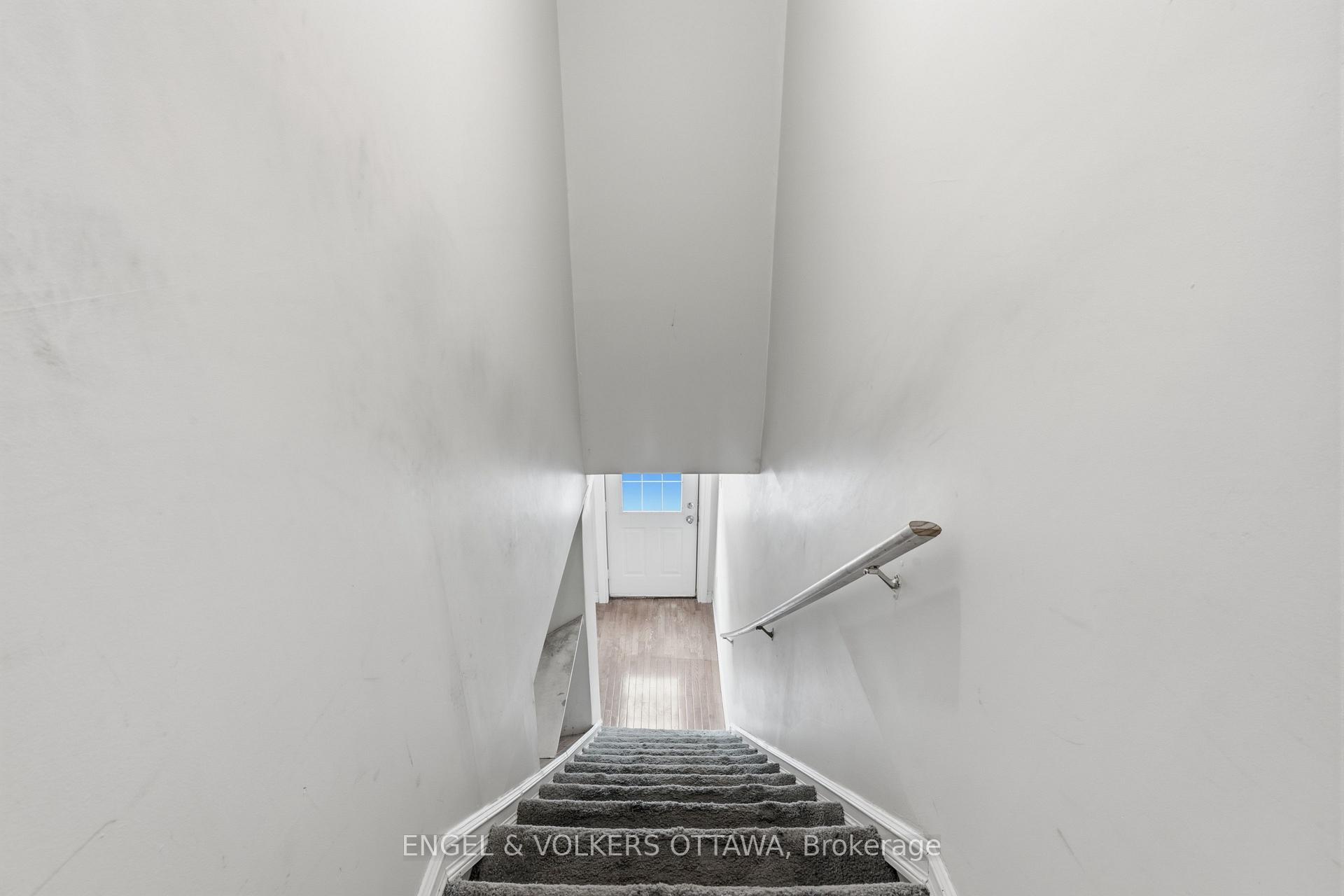 Photo 37 of 1446 Ridgebrook Drive, Ottawa, Pineview — HOMEH