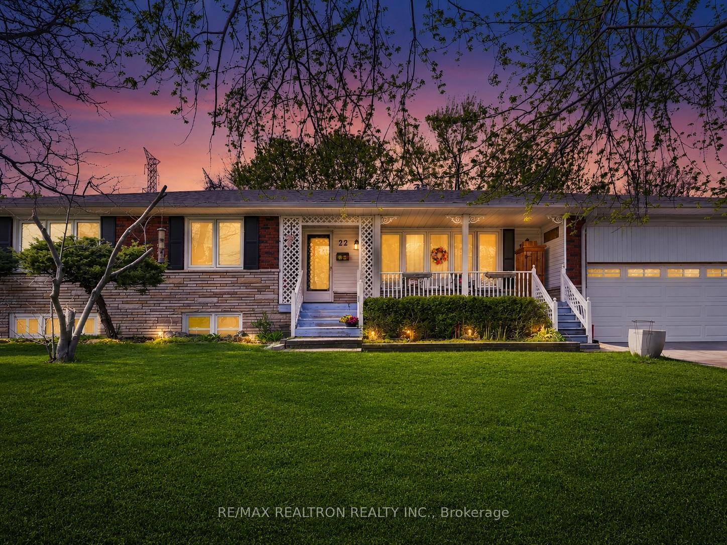 Photo 2 of 22 Longbridge Road, Vaughan, Uplands — HOMEH